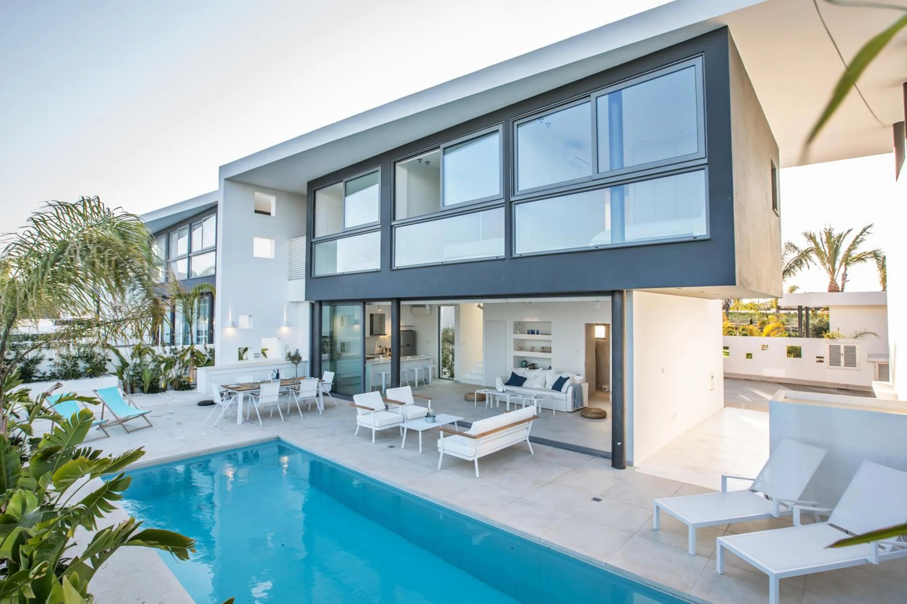 Garden in White Pearl Villas
