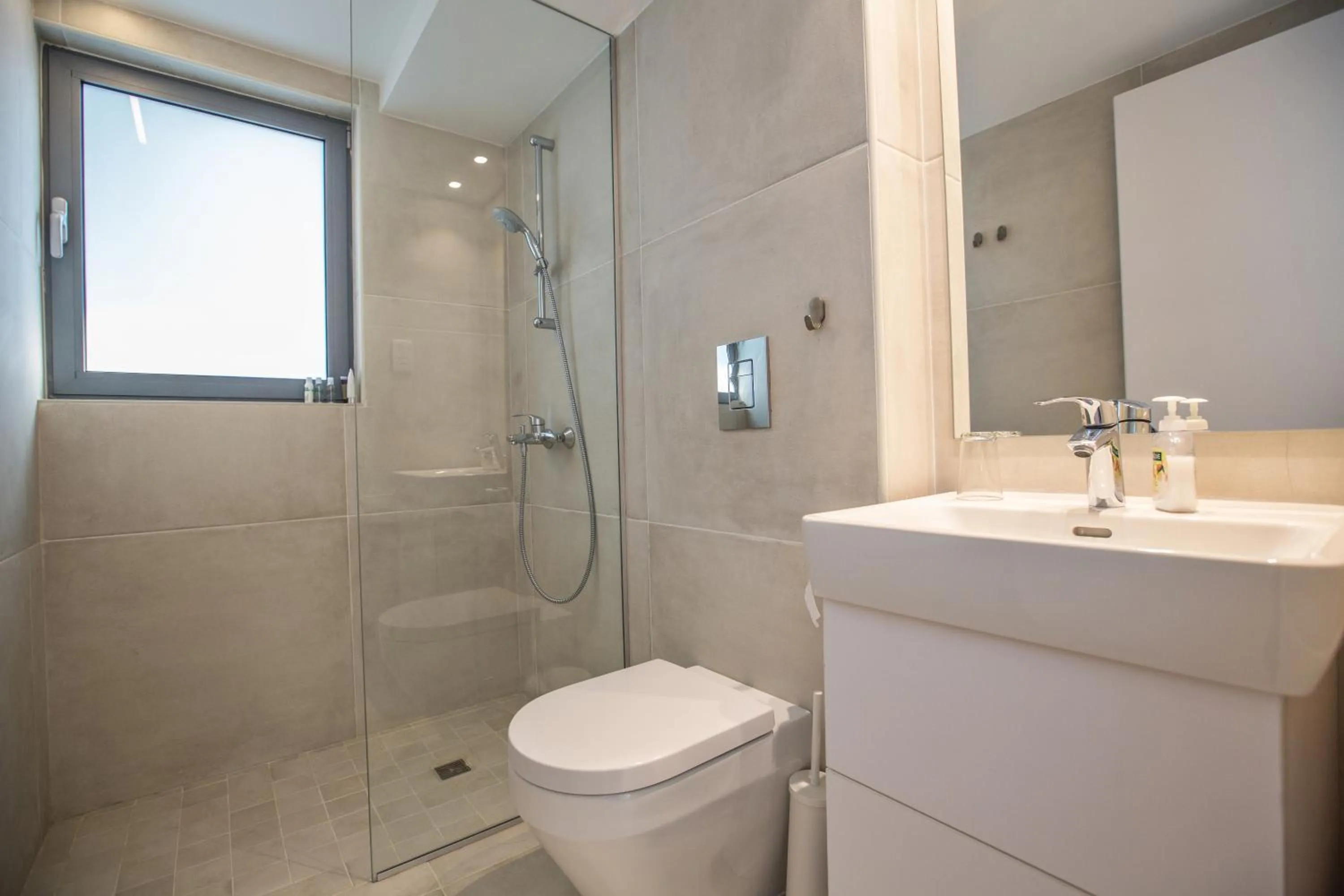 Shower in White Pearl Villas