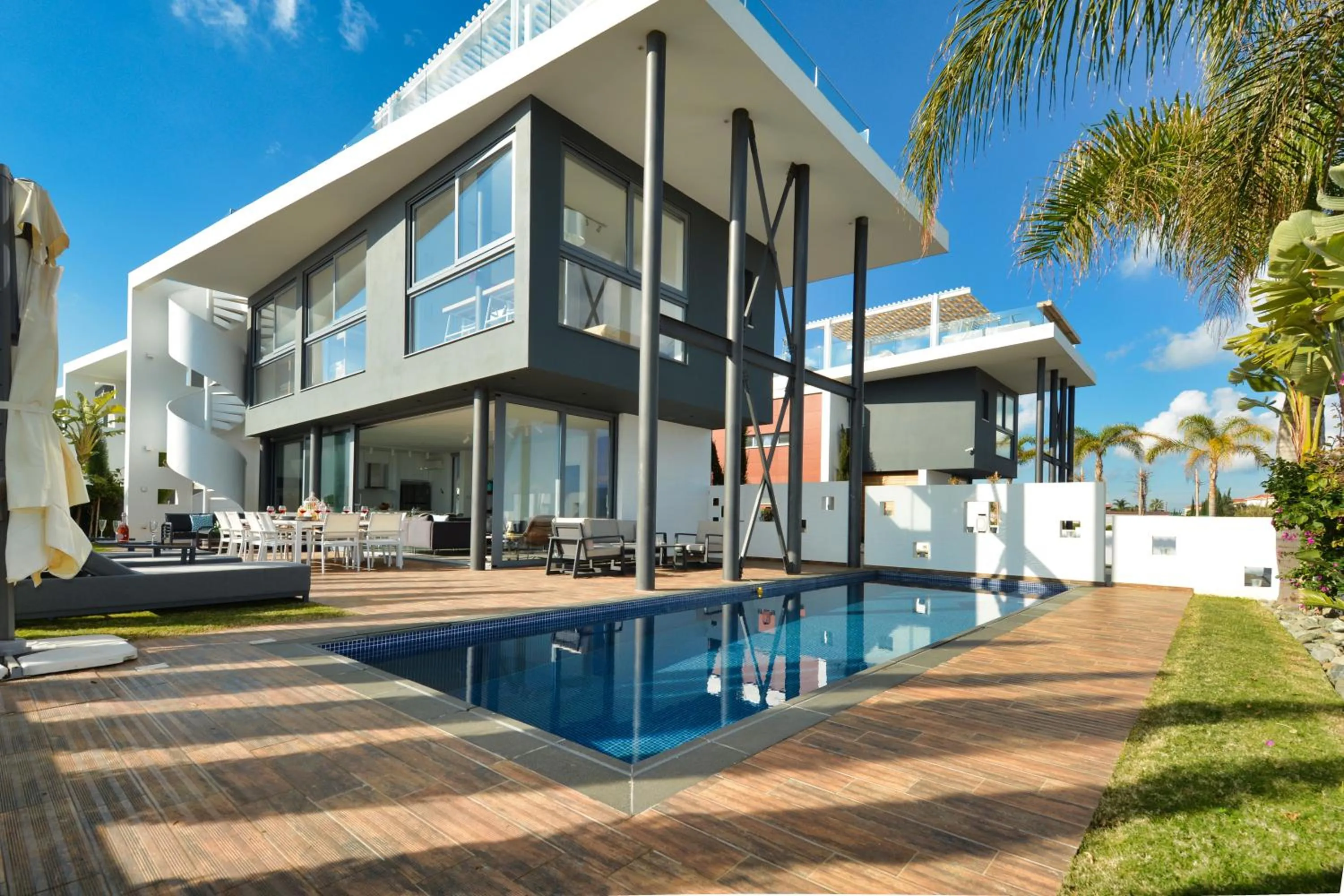 Garden in White Pearl Villas