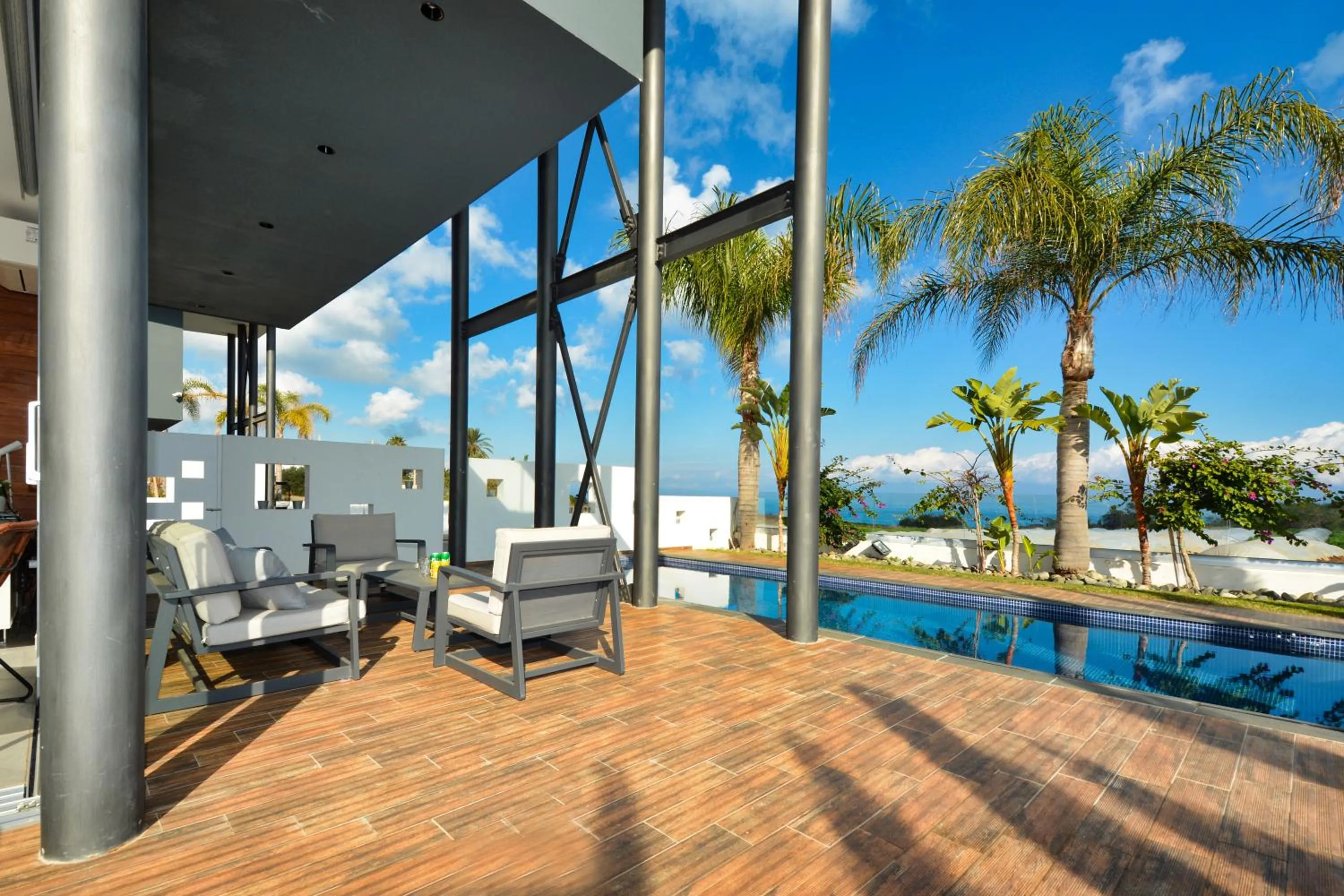 Garden in White Pearl Villas
