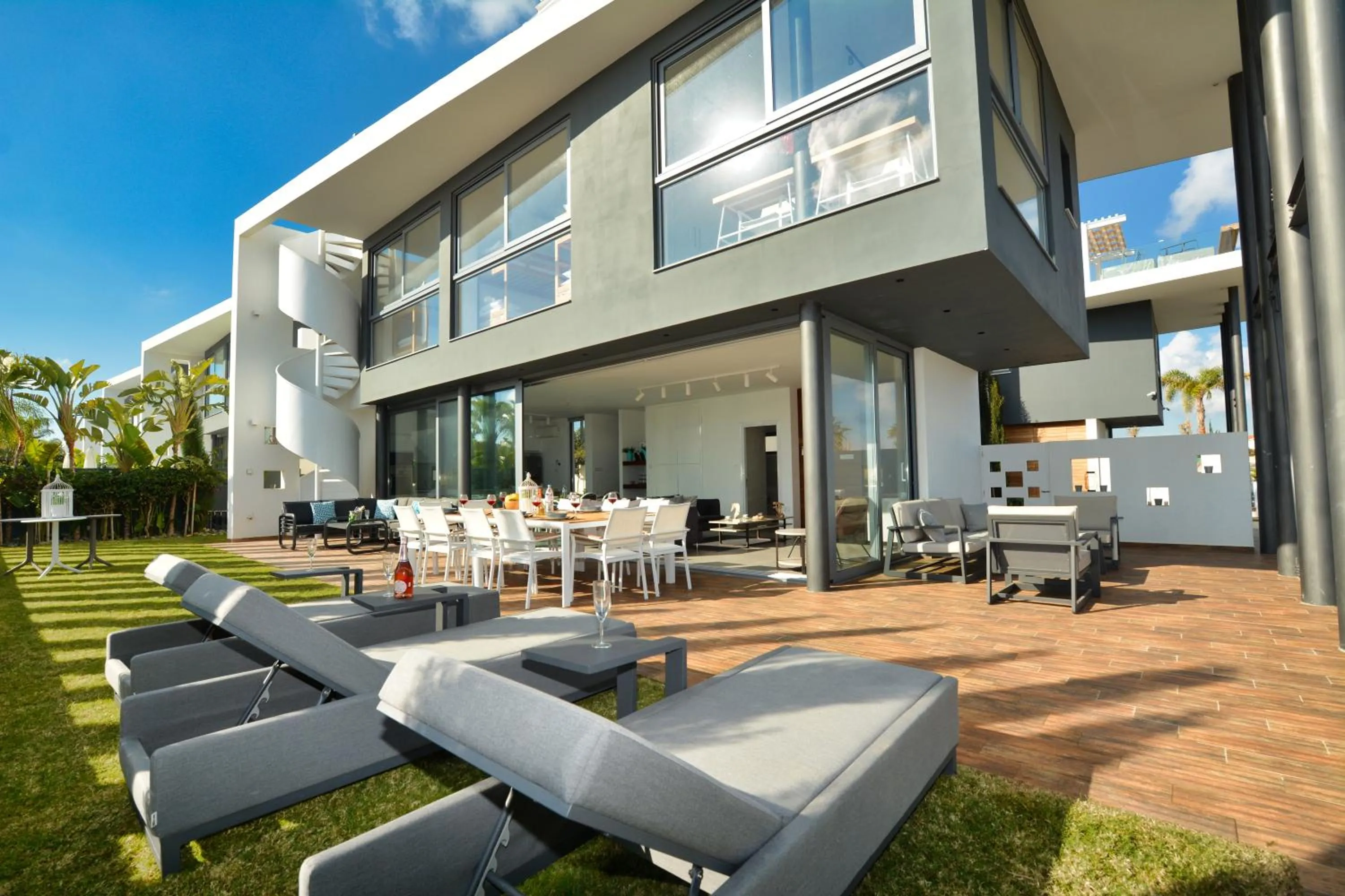 Garden in White Pearl Villas