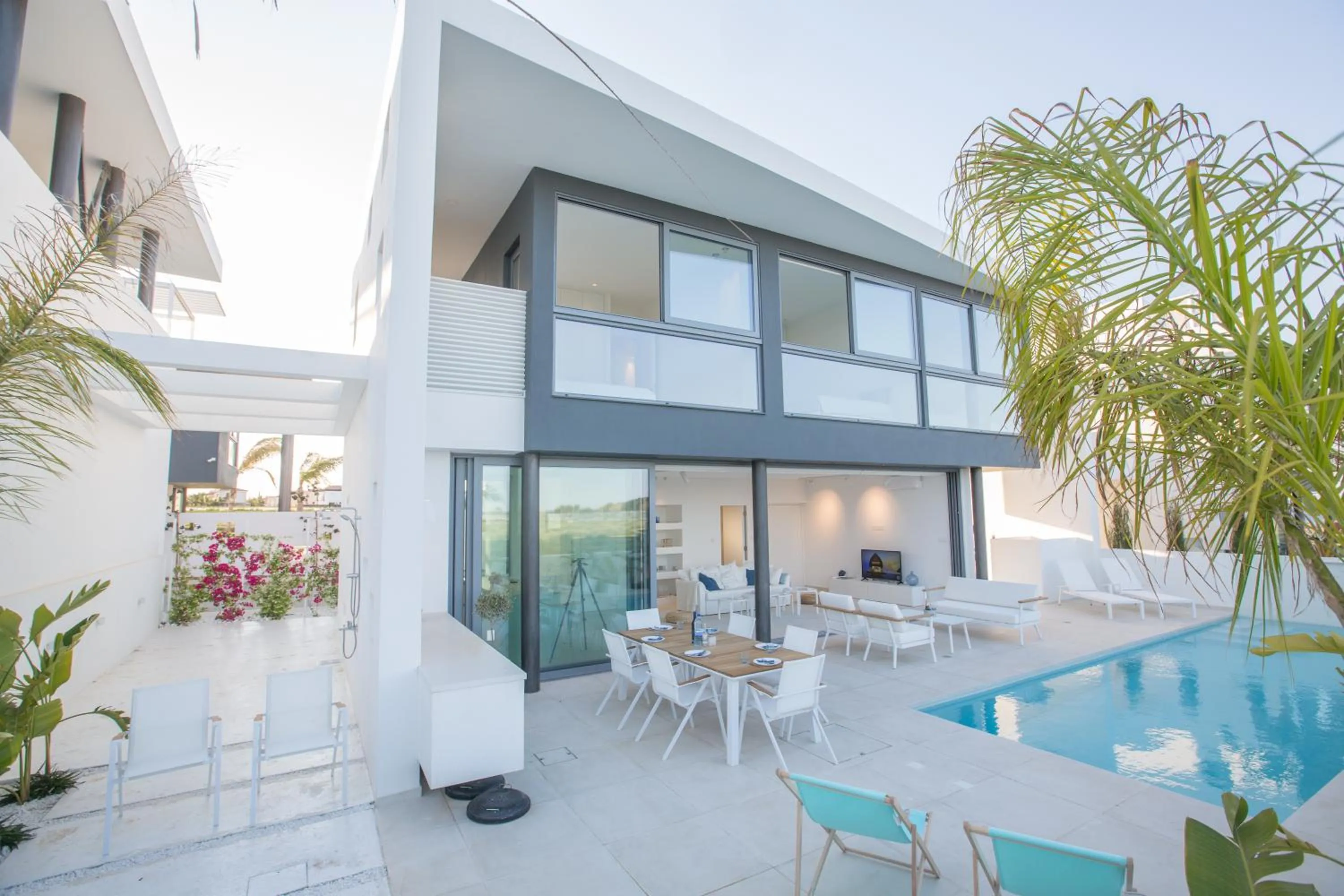 Garden in White Pearl Villas
