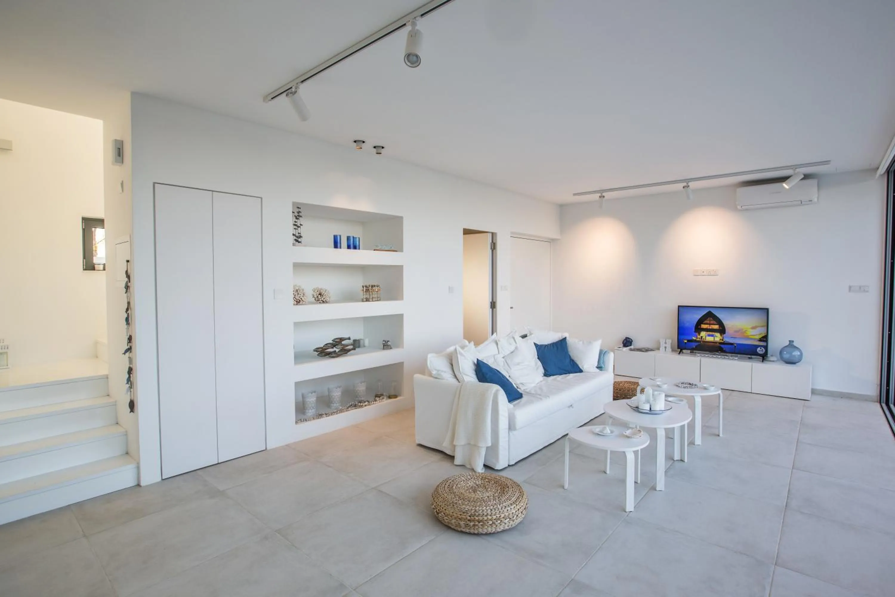 TV and multimedia in White Pearl Villas