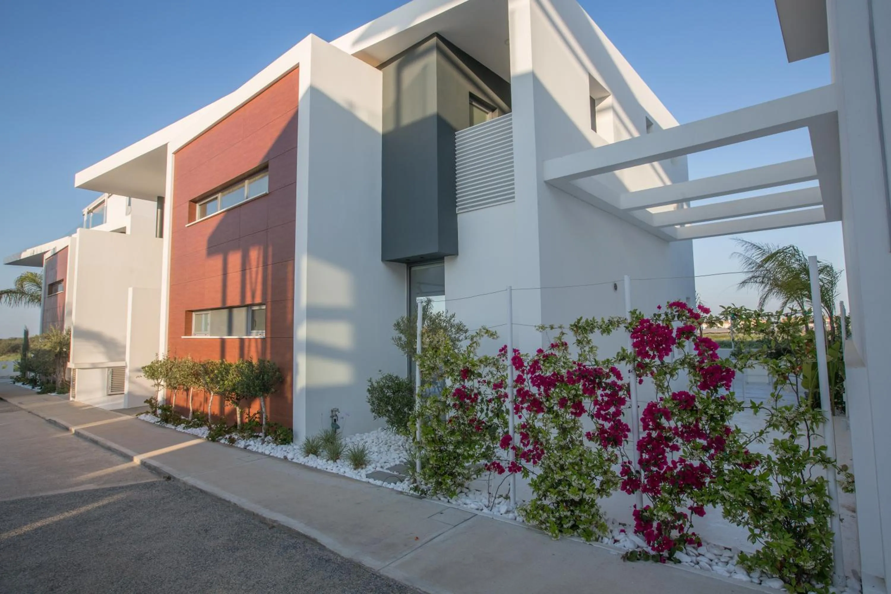 Facade/entrance in White Pearl Villas