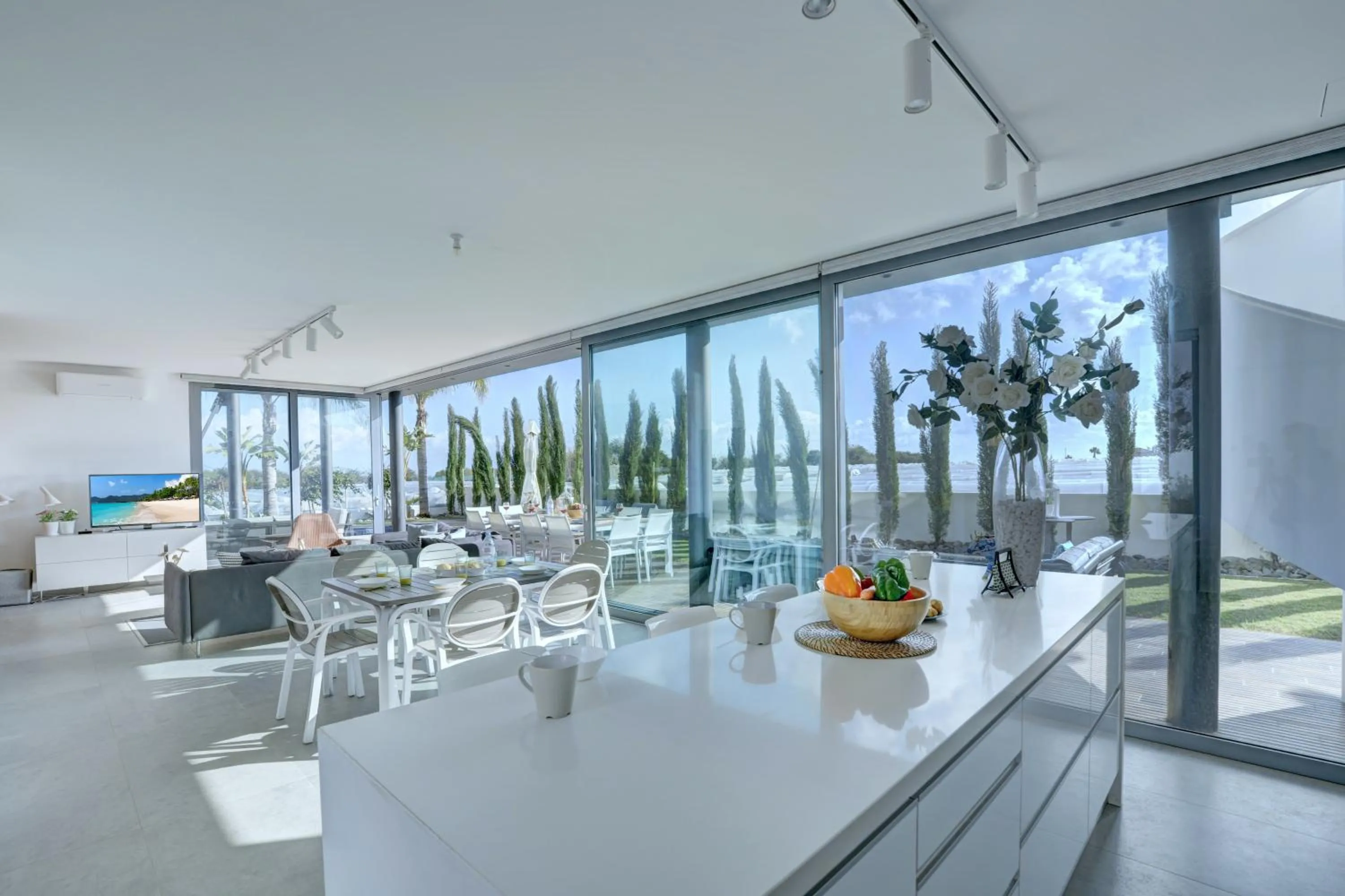 Kitchen or kitchenette in White Pearl Villas