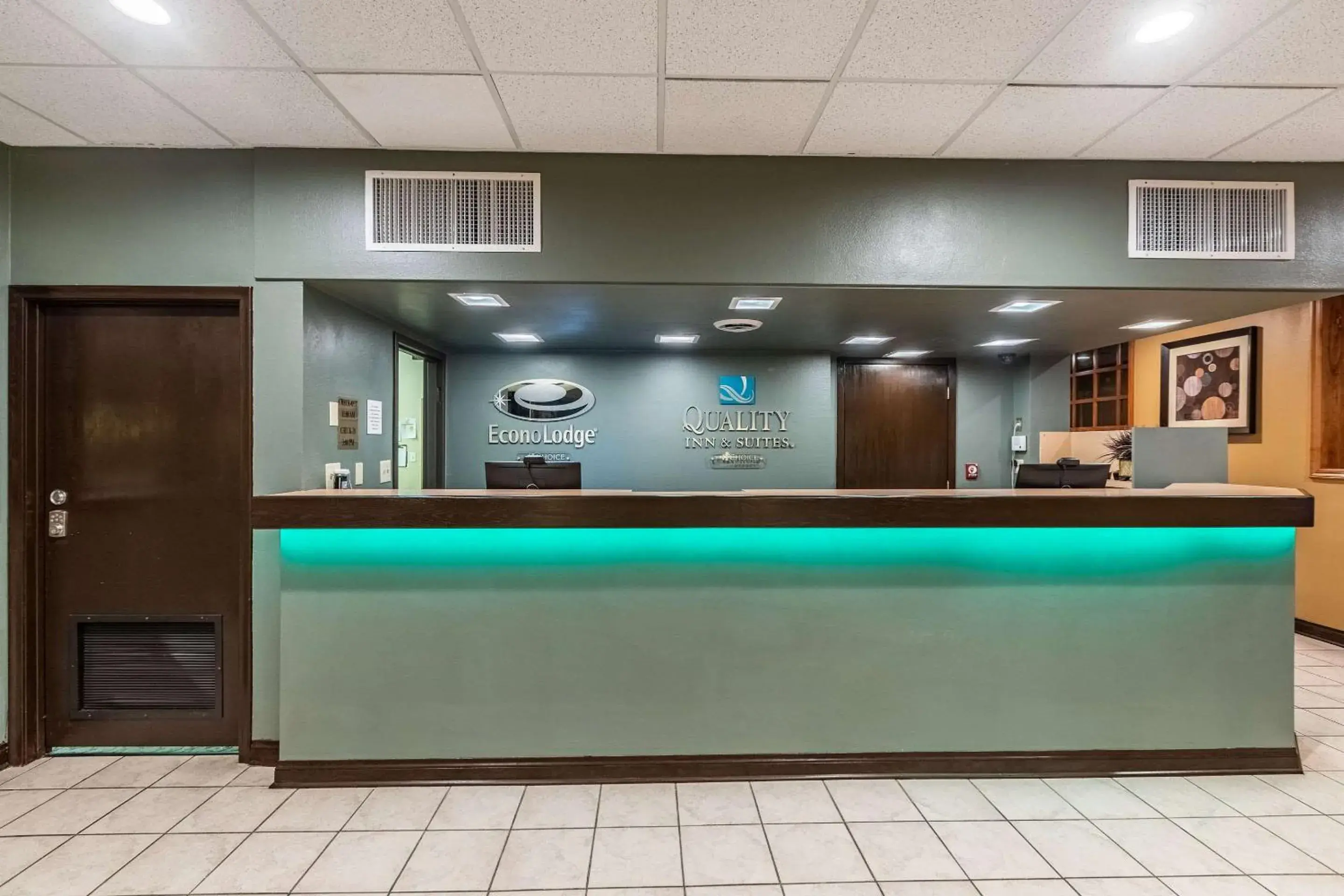 Lobby or reception in Quality Inn & Suites Albert Lea Lobby or reception in Quality Inn & Suites Albert Lea