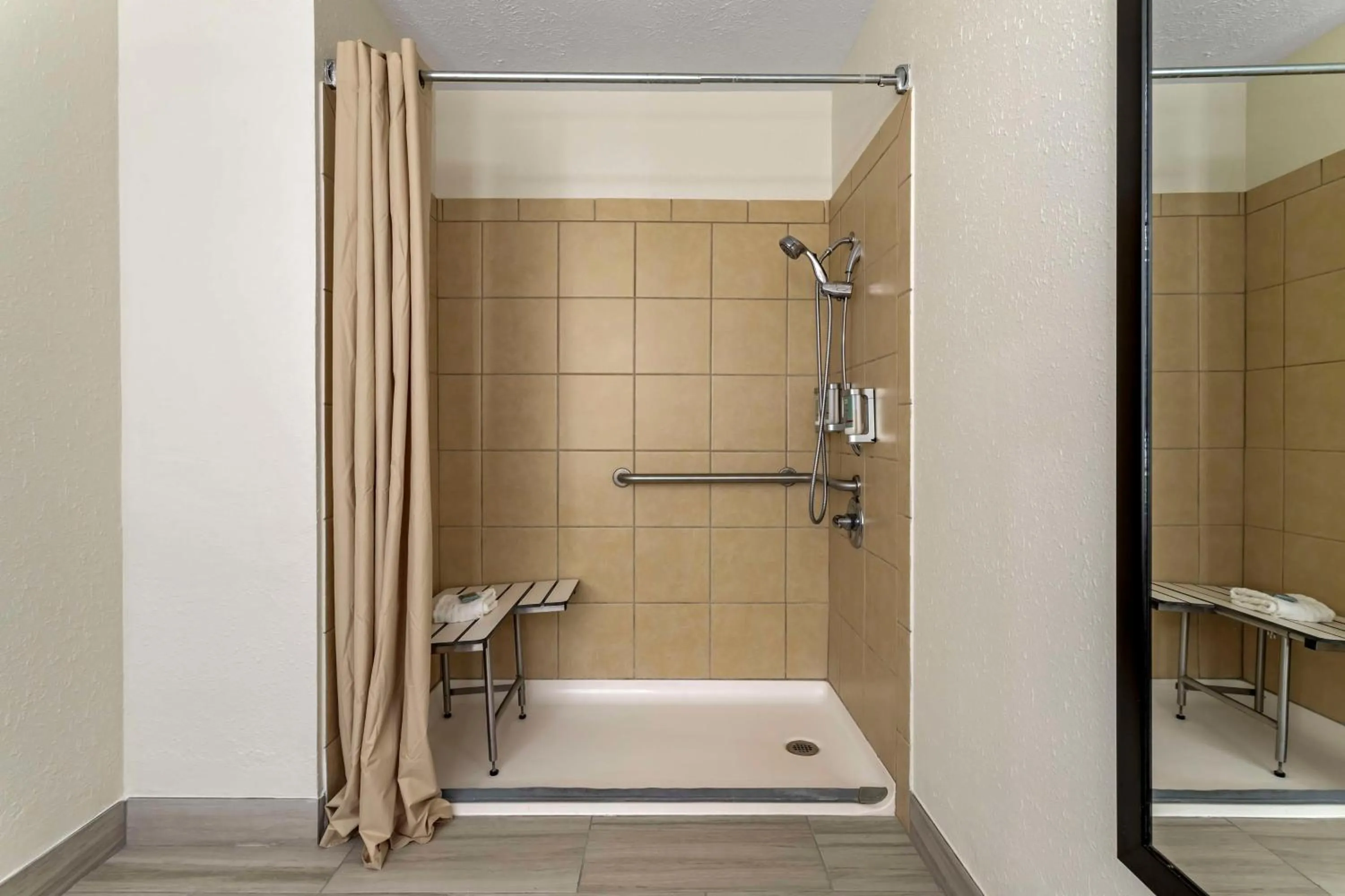 Bathroom in Best Western of Alexandria Inn & Suites & Conference Center