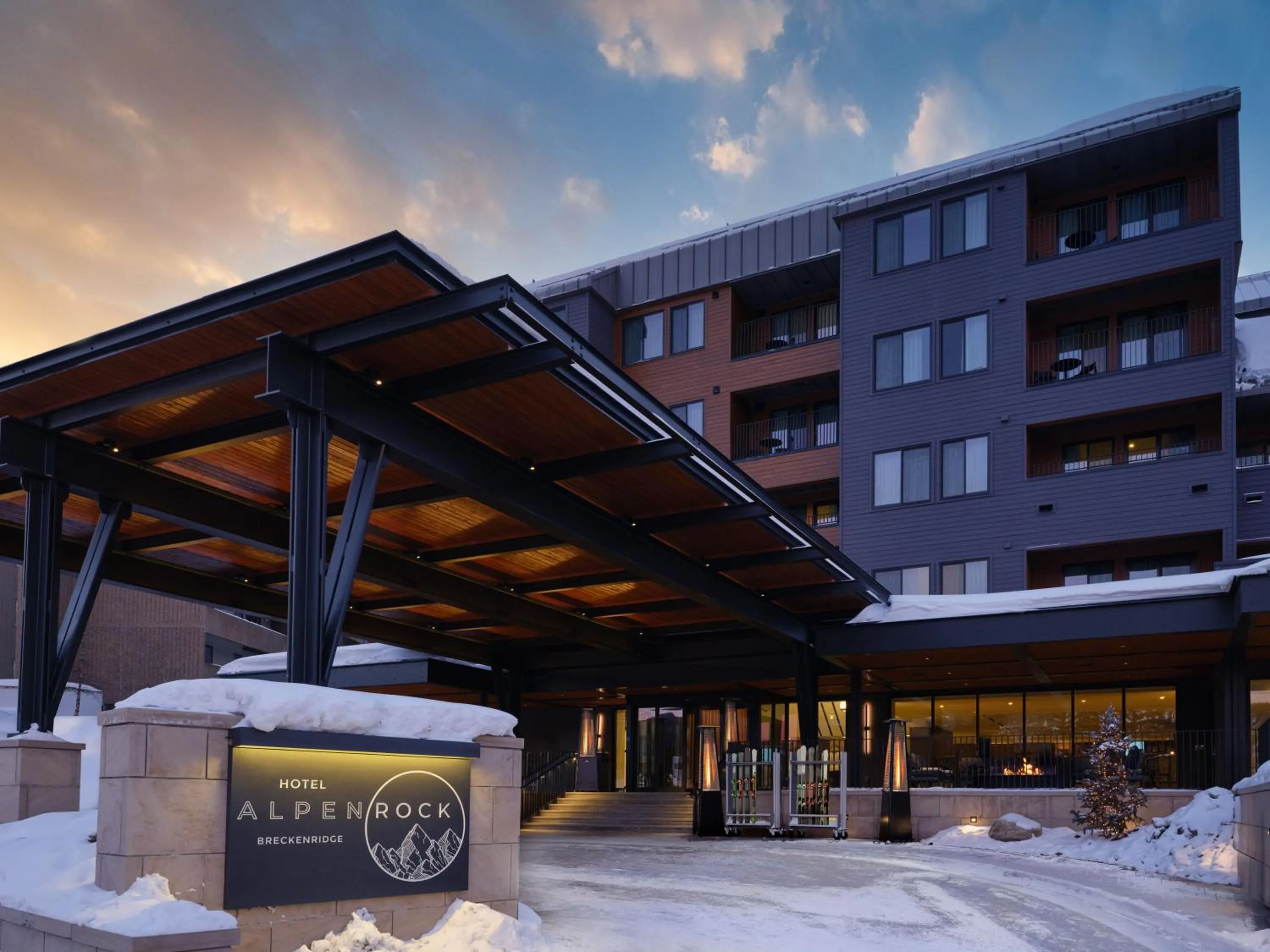 Property building in Hotel Alpenrock Breckenridge, Curio Collection by Hilton
