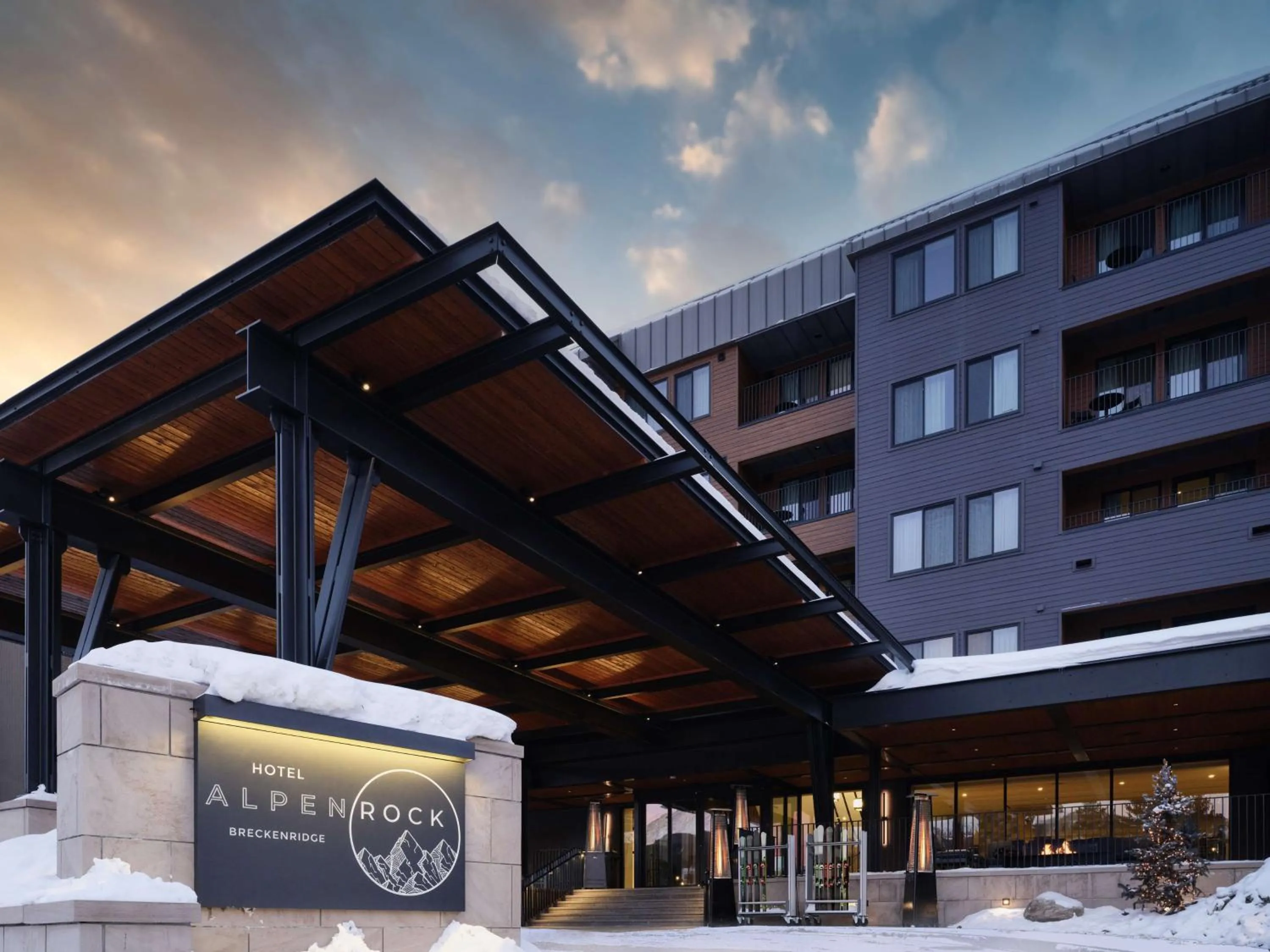 Property building in Hotel Alpenrock Breckenridge, Curio Collection by Hilton