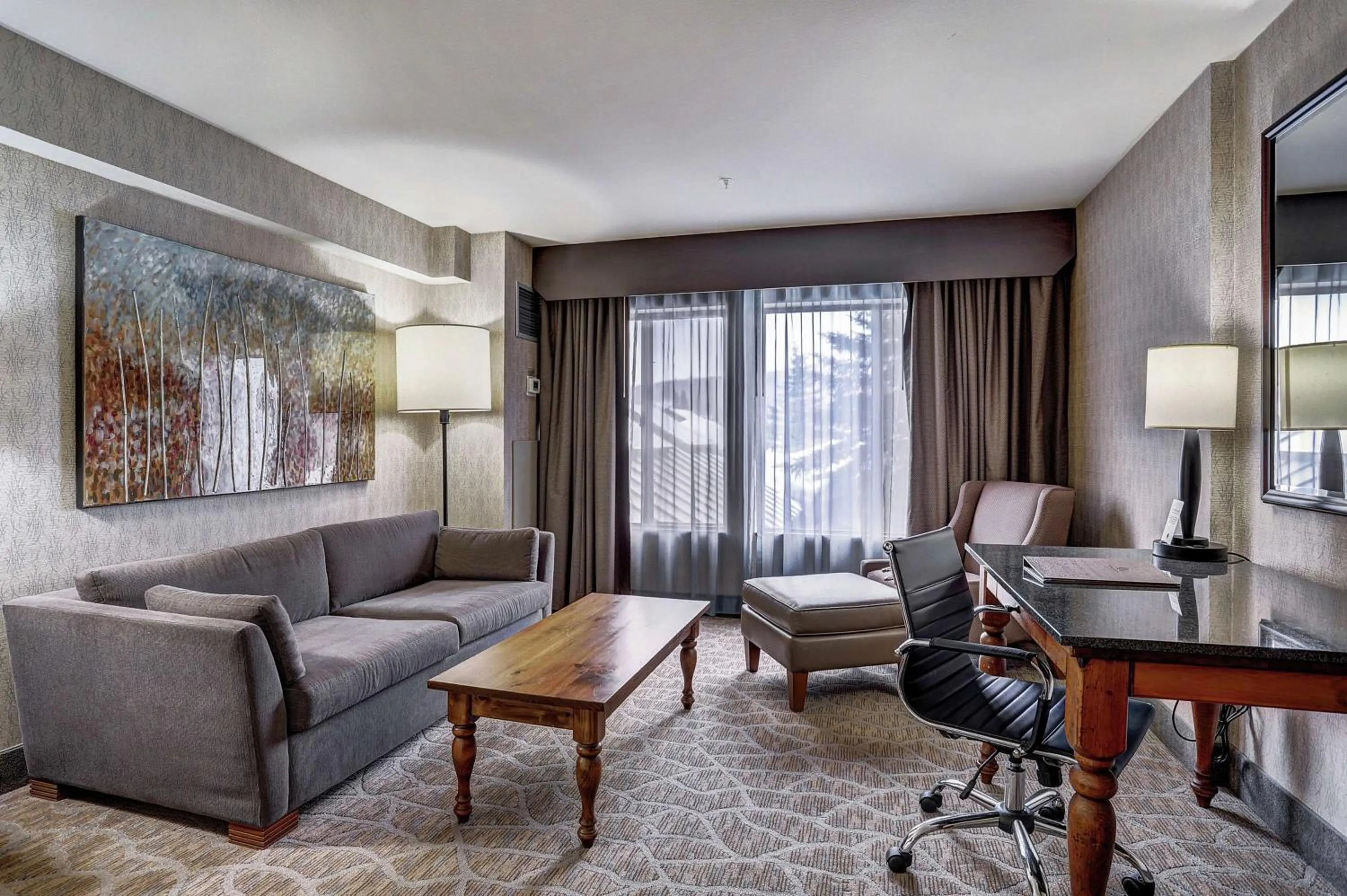 King Room with Sofa Bed in Hotel Alpenrock Breckenridge, Curio Collection by Hilton