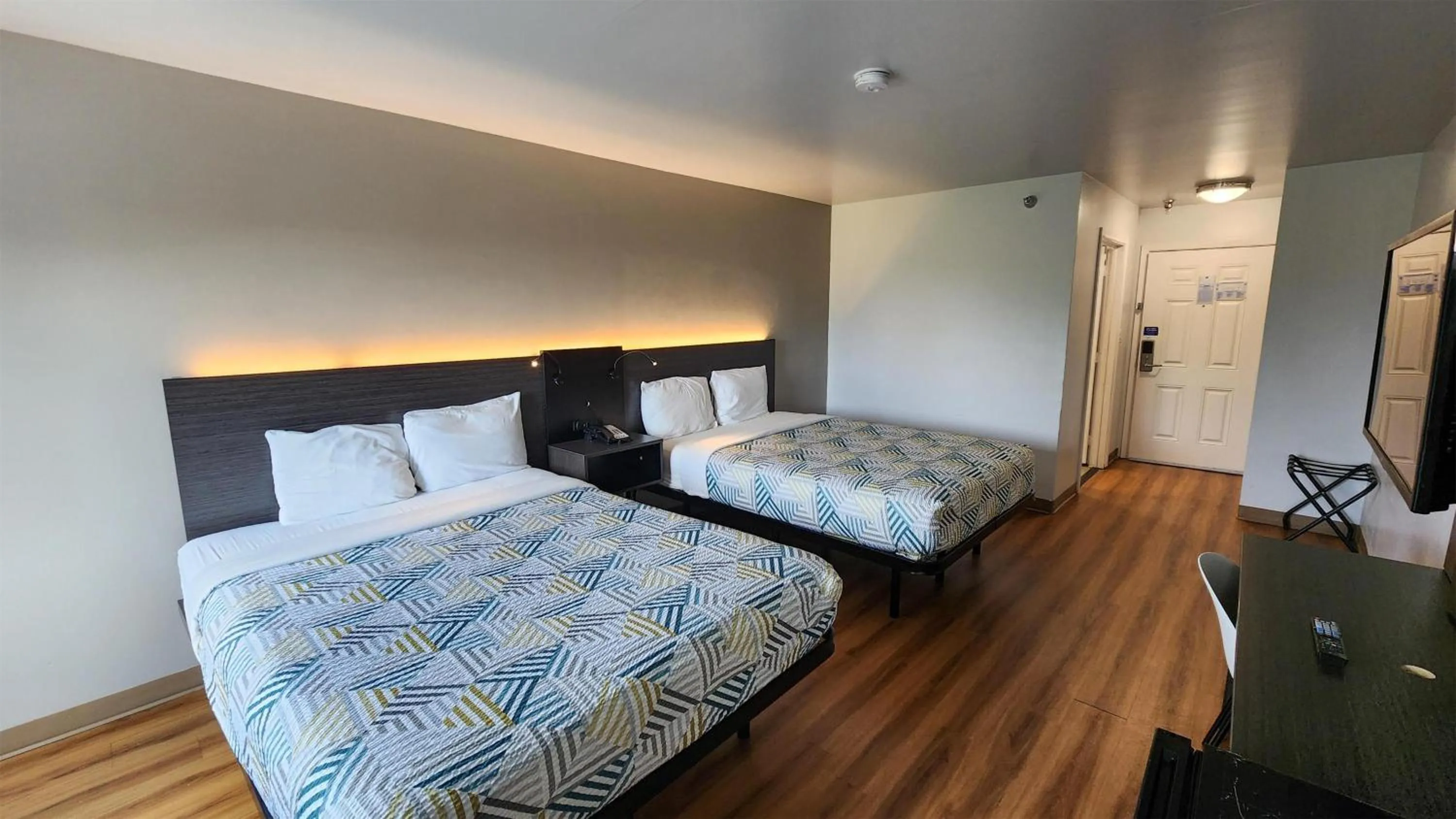 Bedroom, Bed in Motel 6-Ennis, TX