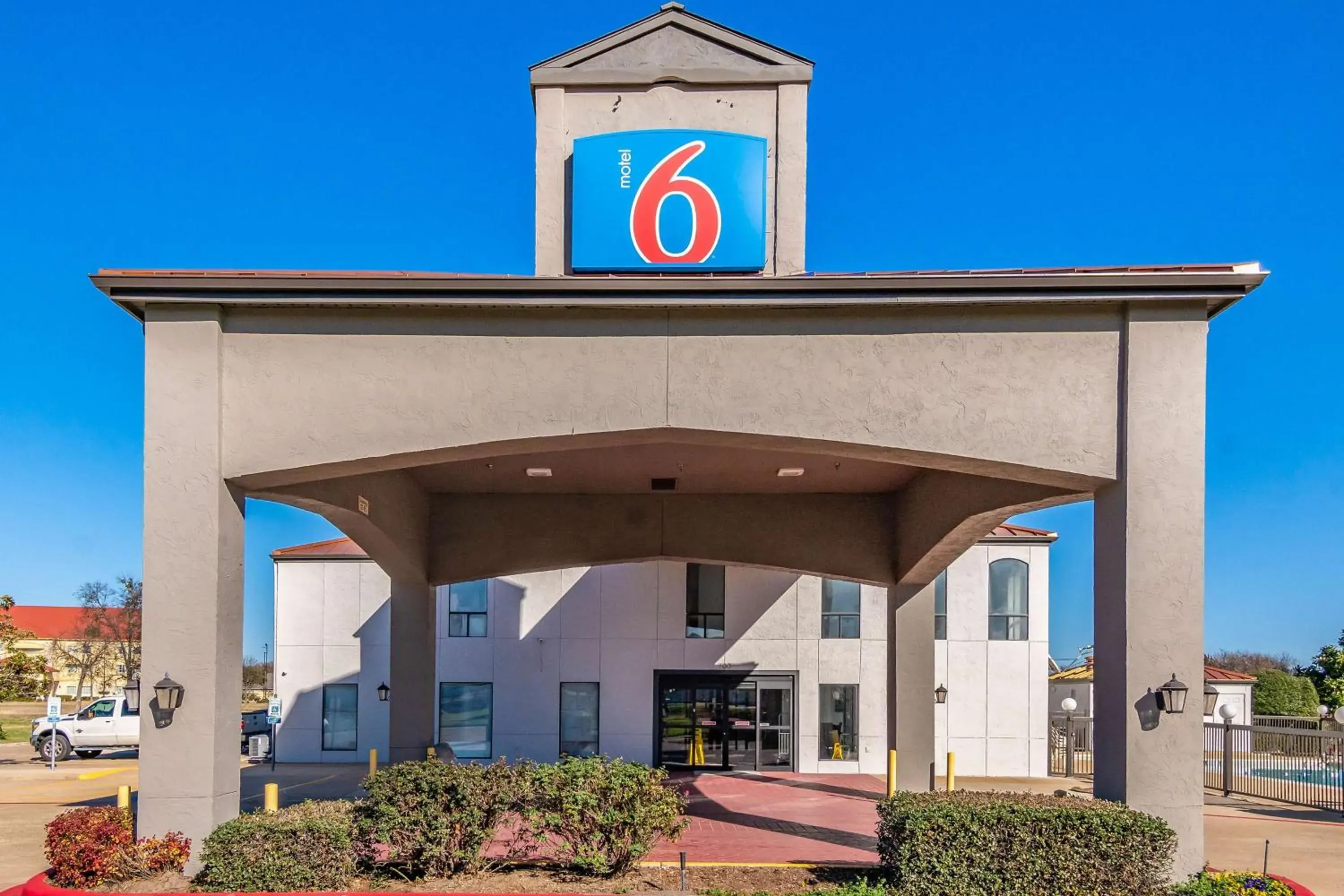 Property building in Motel 6-Ennis, TX Property building in Motel 6-Ennis, TX