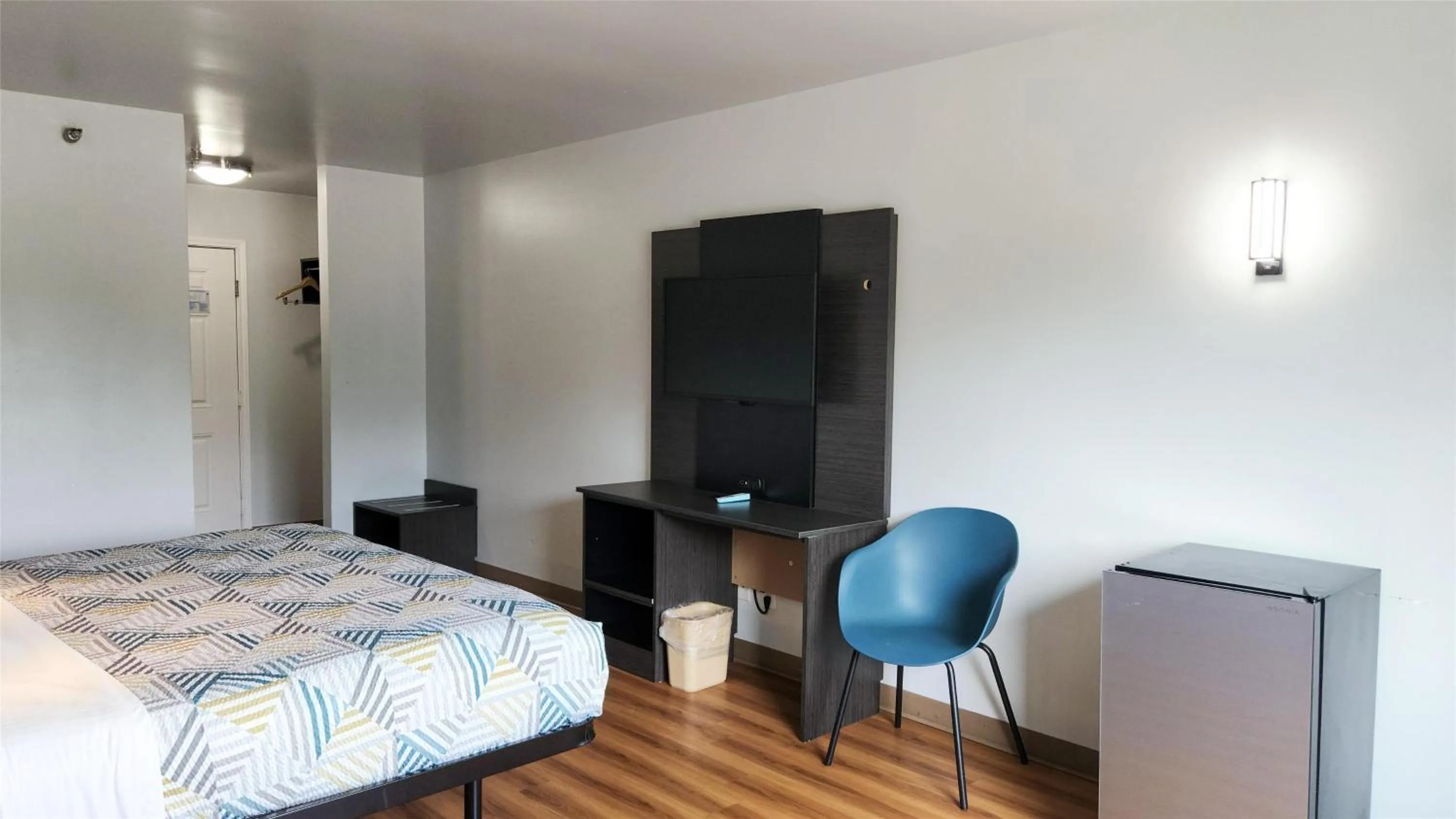 Bedroom, Bed in Motel 6-Ennis, TX