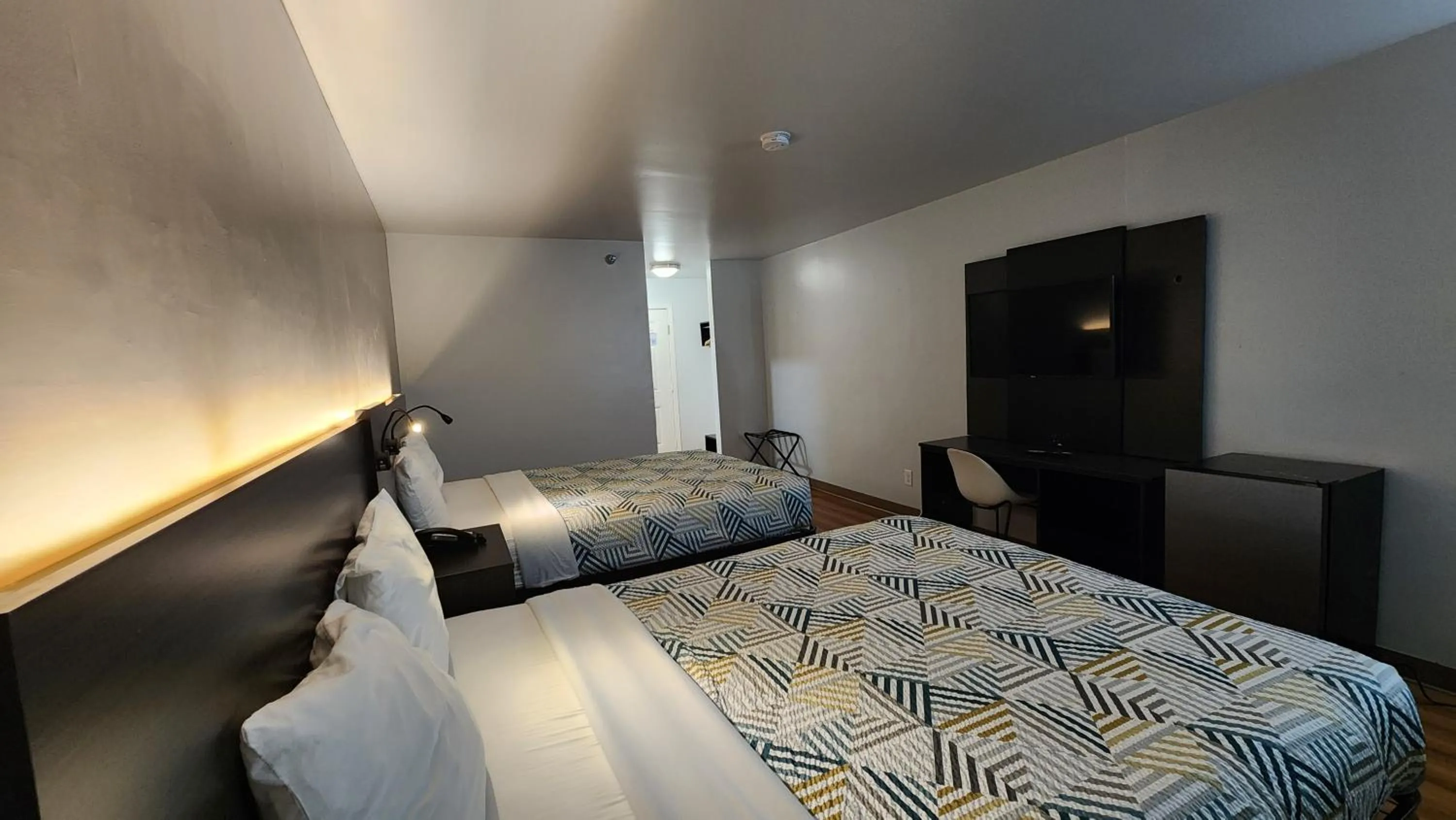 Bed in Motel 6-Ennis, TX