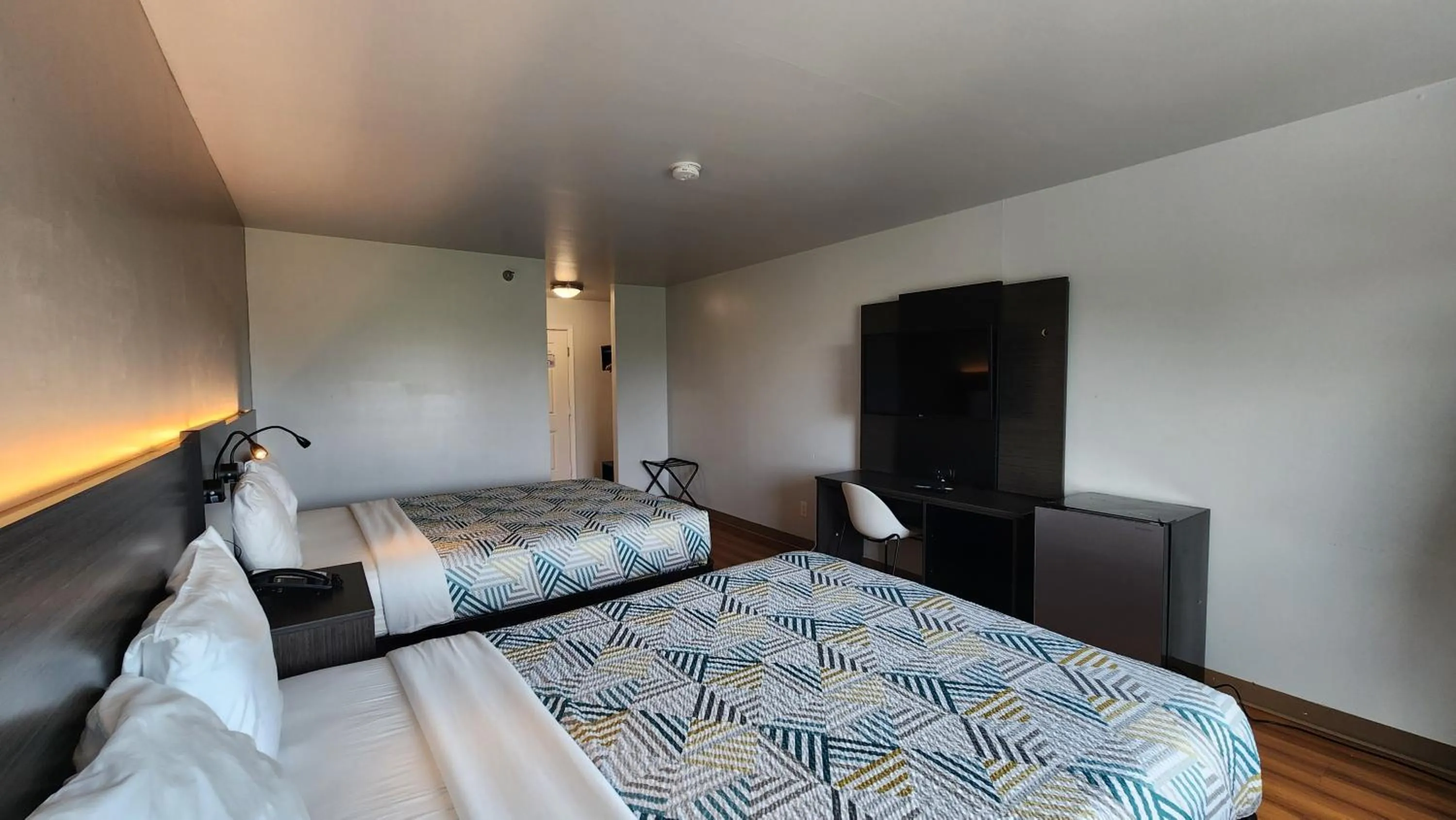 Bed in Motel 6-Ennis, TX