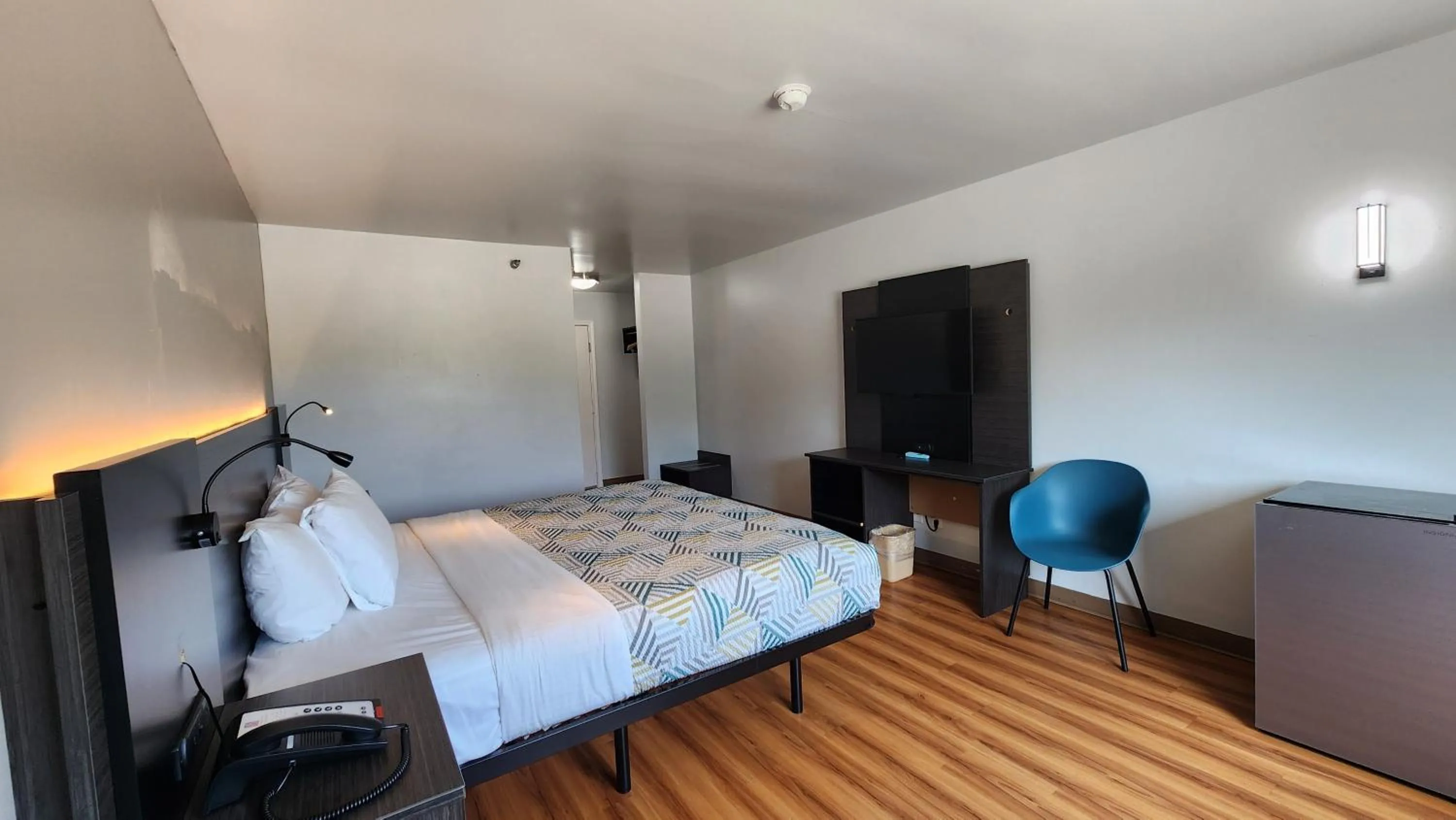 Bedroom, Bed in Motel 6-Ennis, TX