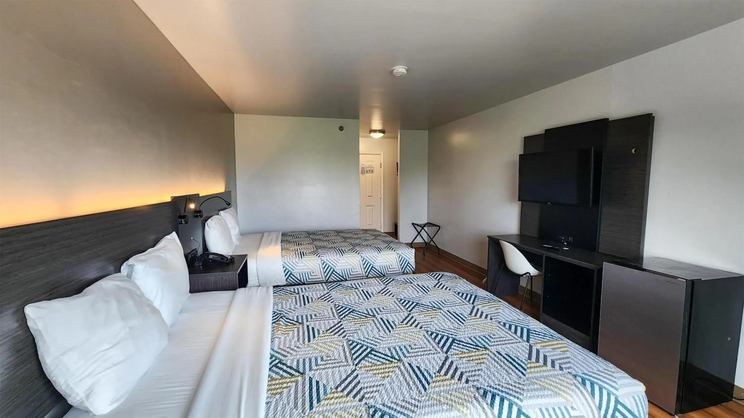 Bedroom, Bed in Motel 6-Ennis, TX Bedroom, Bed in Motel 6-Ennis, TX