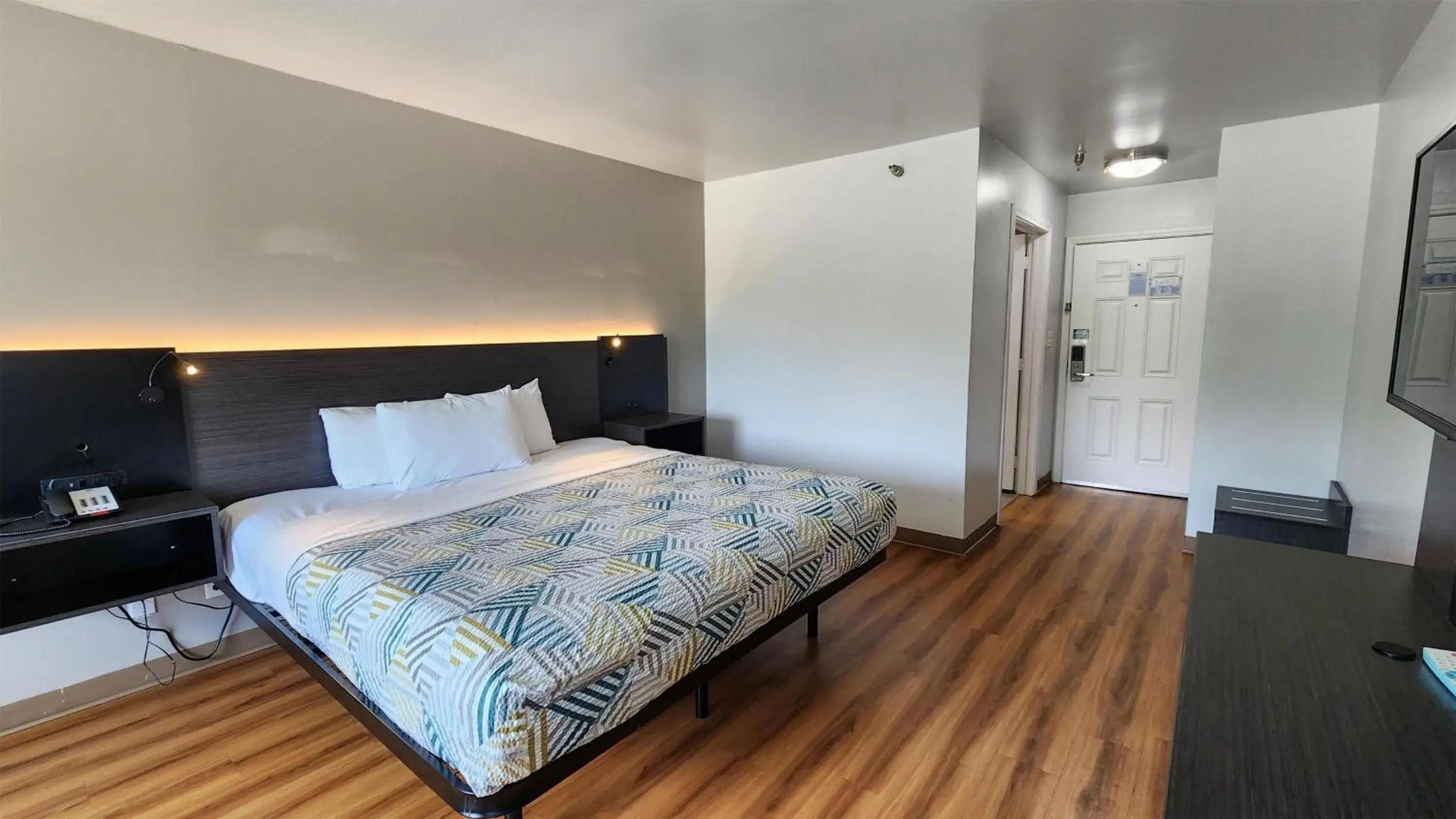 Bedroom, Bed in Motel 6-Ennis, TX Bedroom, Bed in Motel 6-Ennis, TX