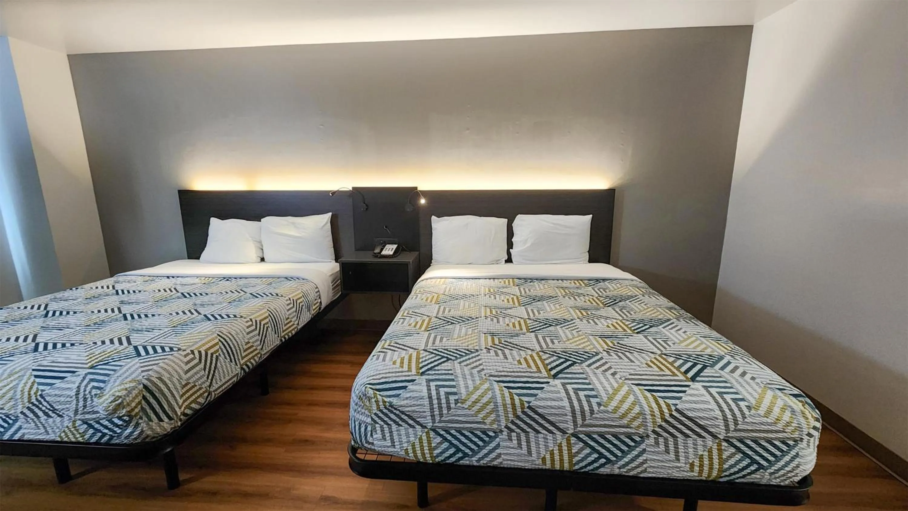 Bedroom, Bed in Motel 6-Ennis, TX