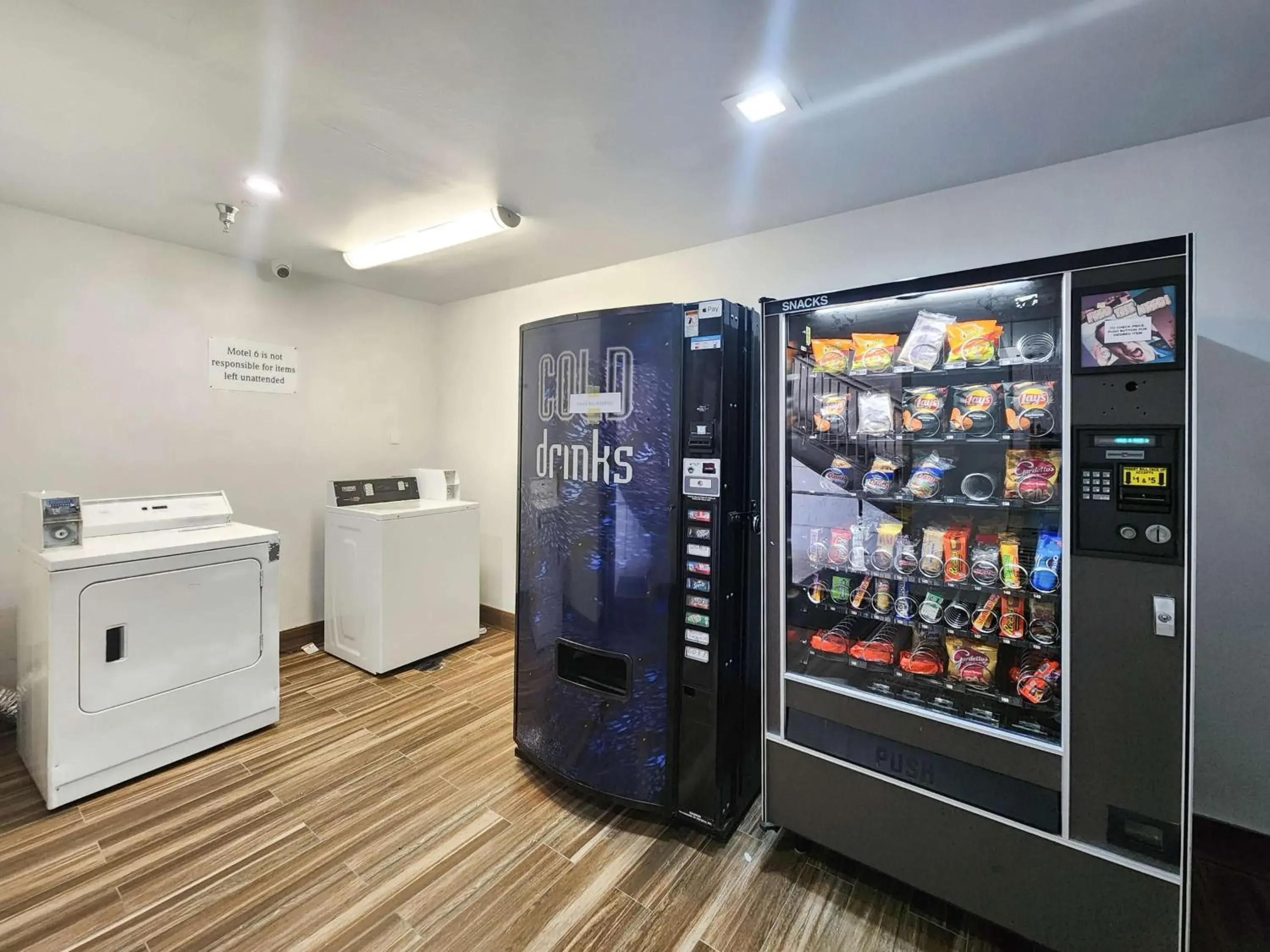 Property building in Motel 6-Ennis, TX Property building in Motel 6-Ennis, TX