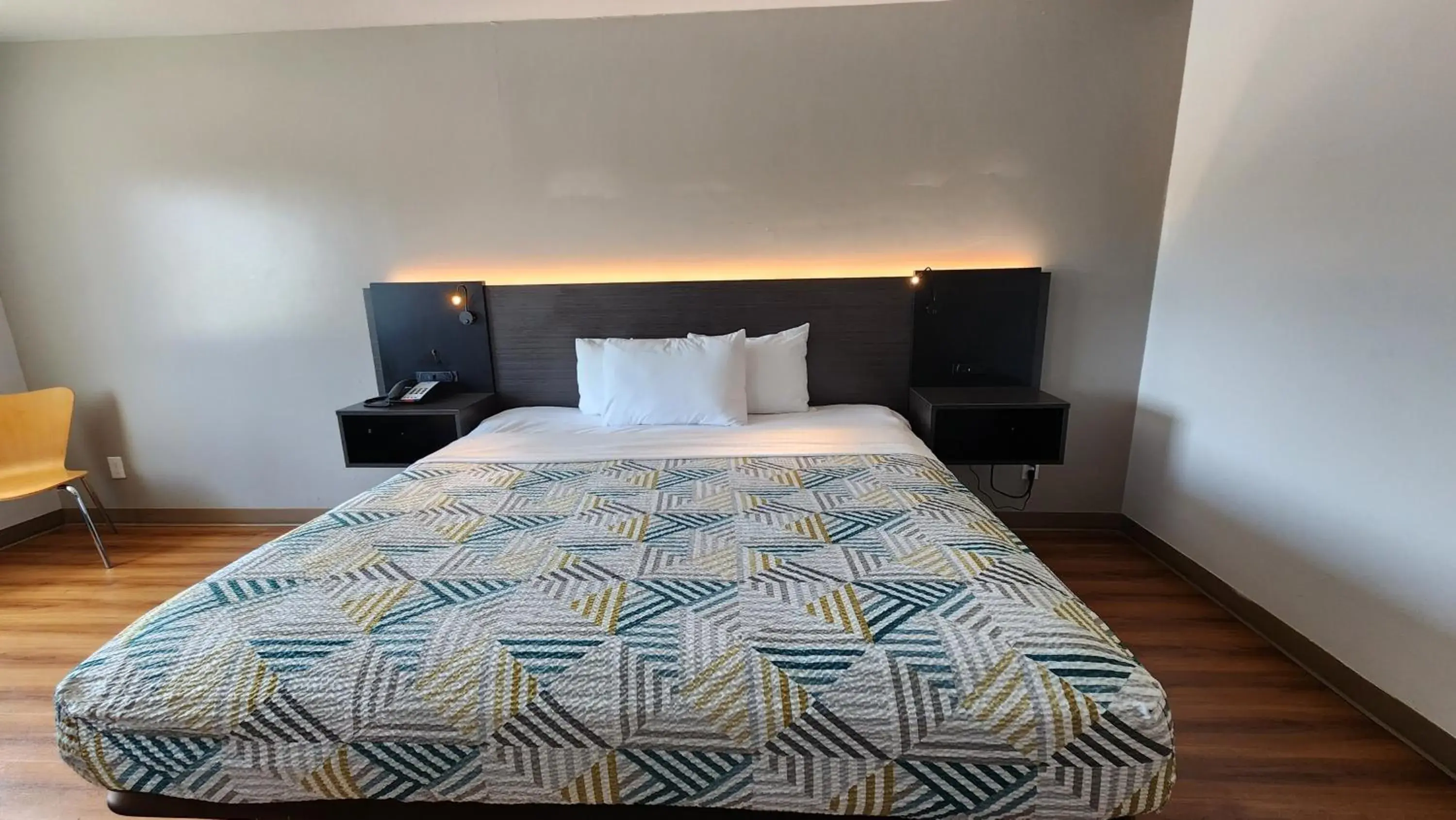 King Room - Disability Access - Smoking in Motel 6-Ennis, TX King Room - Disability Access - Smoking in Motel 6-Ennis, TX