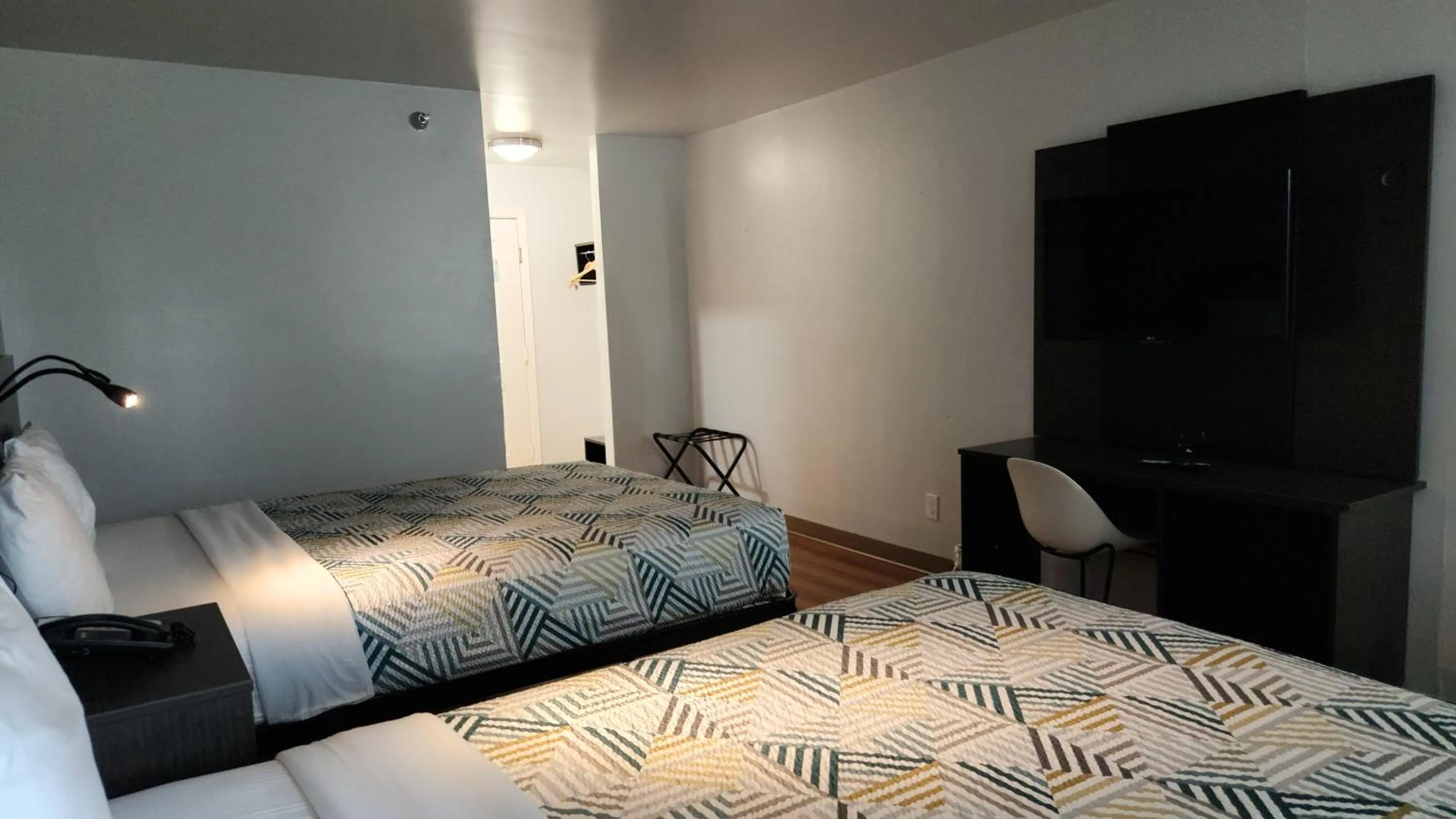 Bedroom, Bed in Motel 6-Ennis, TX