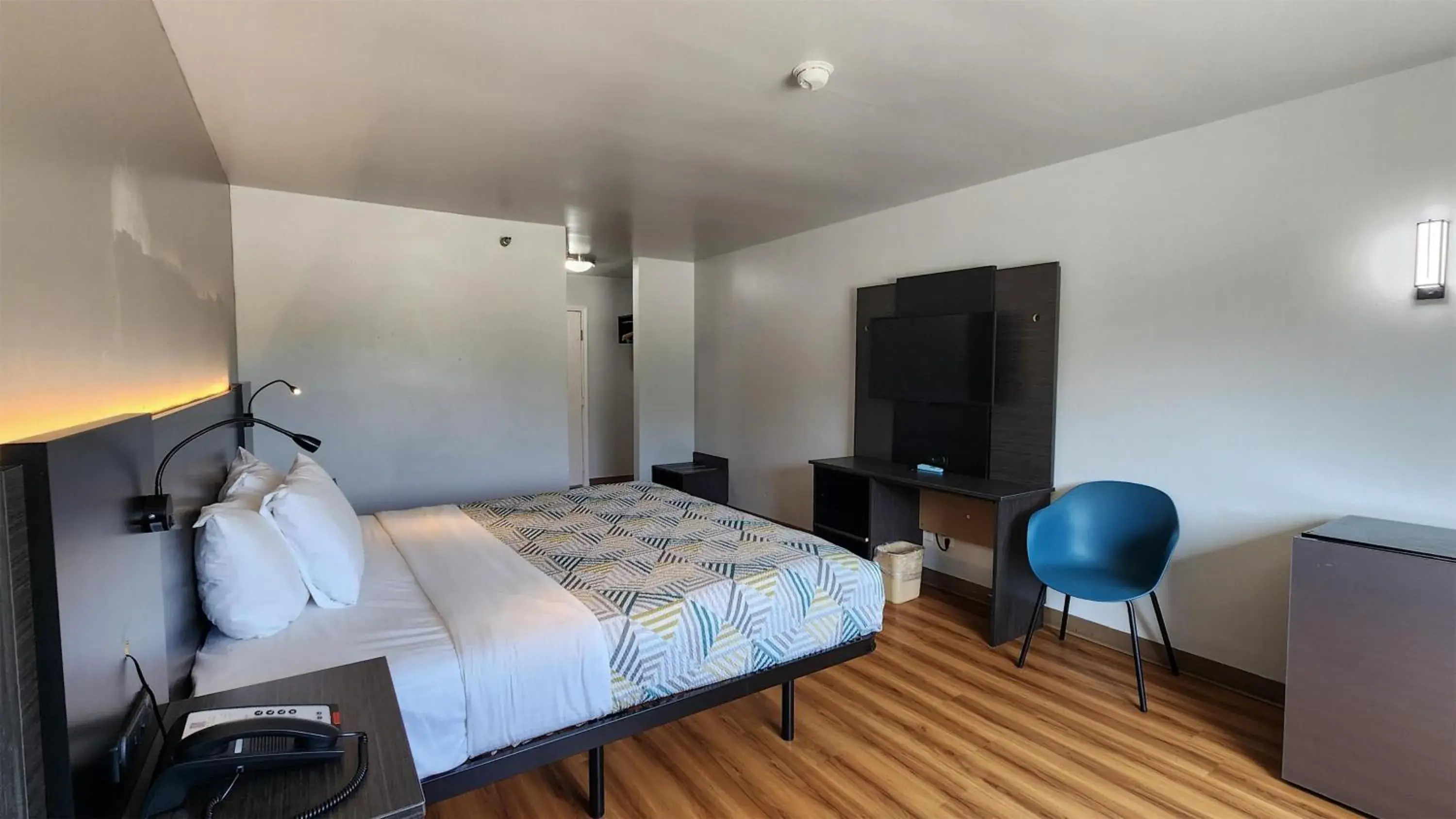 Bedroom, Bed in Motel 6-Ennis, TX Bedroom, Bed in Motel 6-Ennis, TX