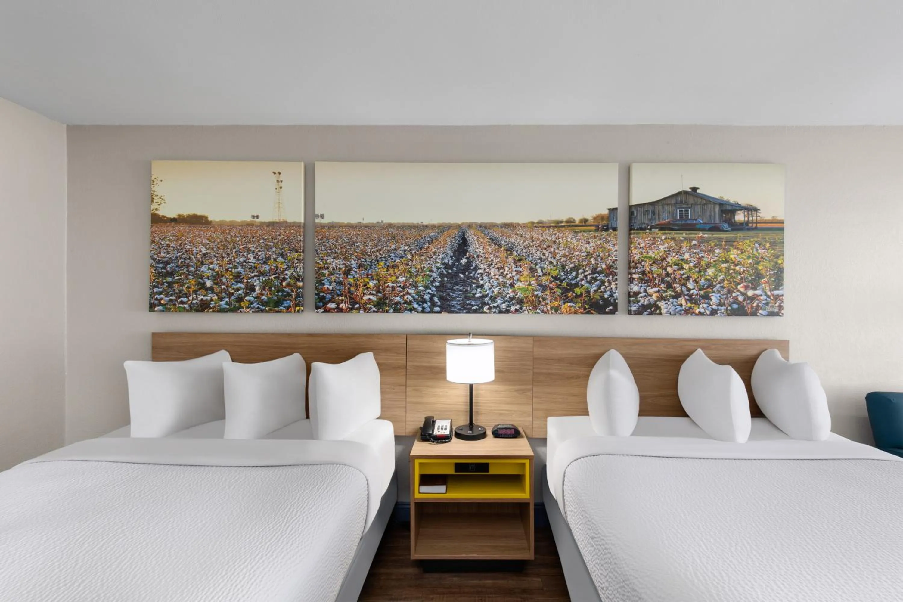 Bedroom, Bed in Days Inn by Wyndham Carlisle