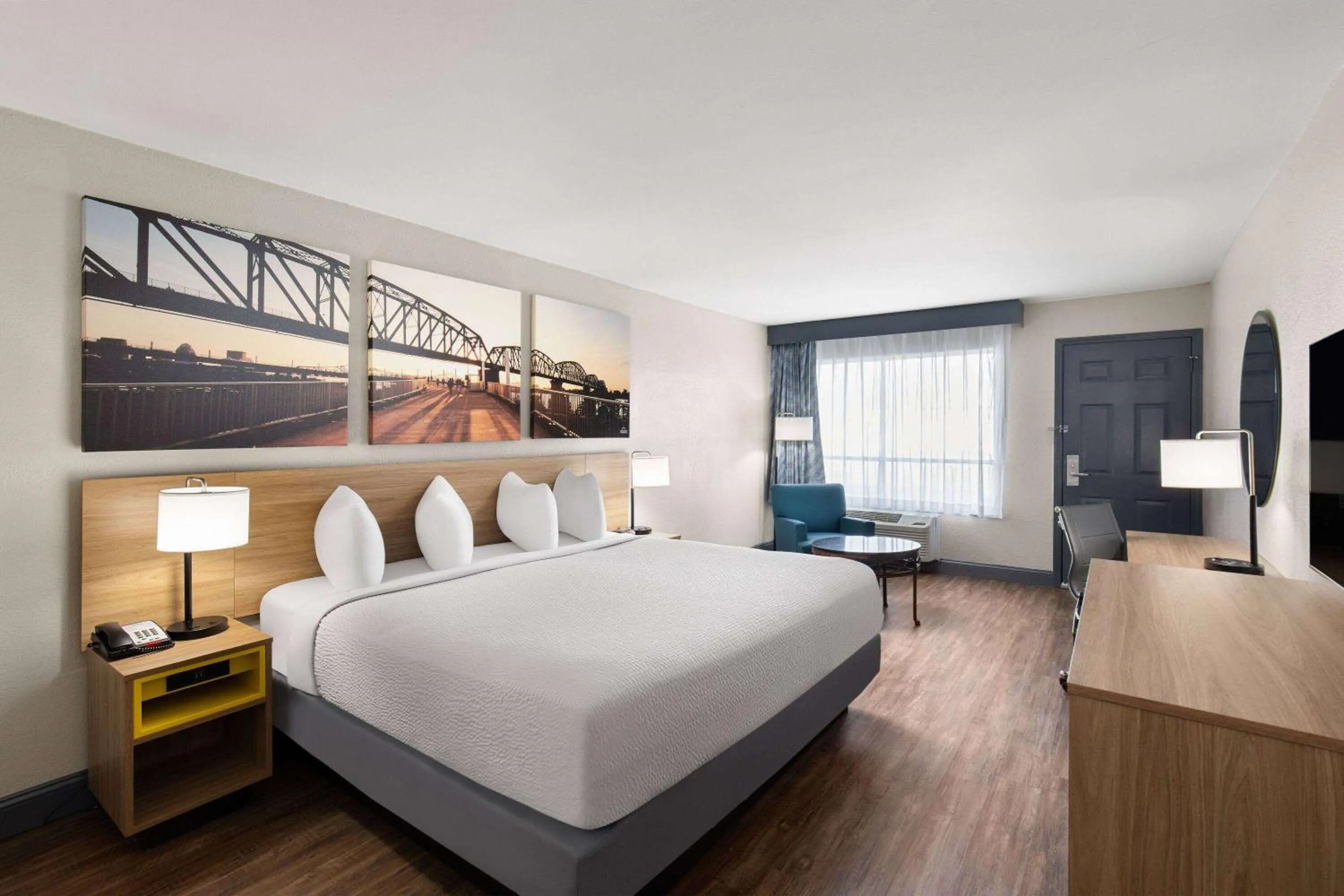 Photo of the whole room, Bed in Days Inn by Wyndham Carlisle