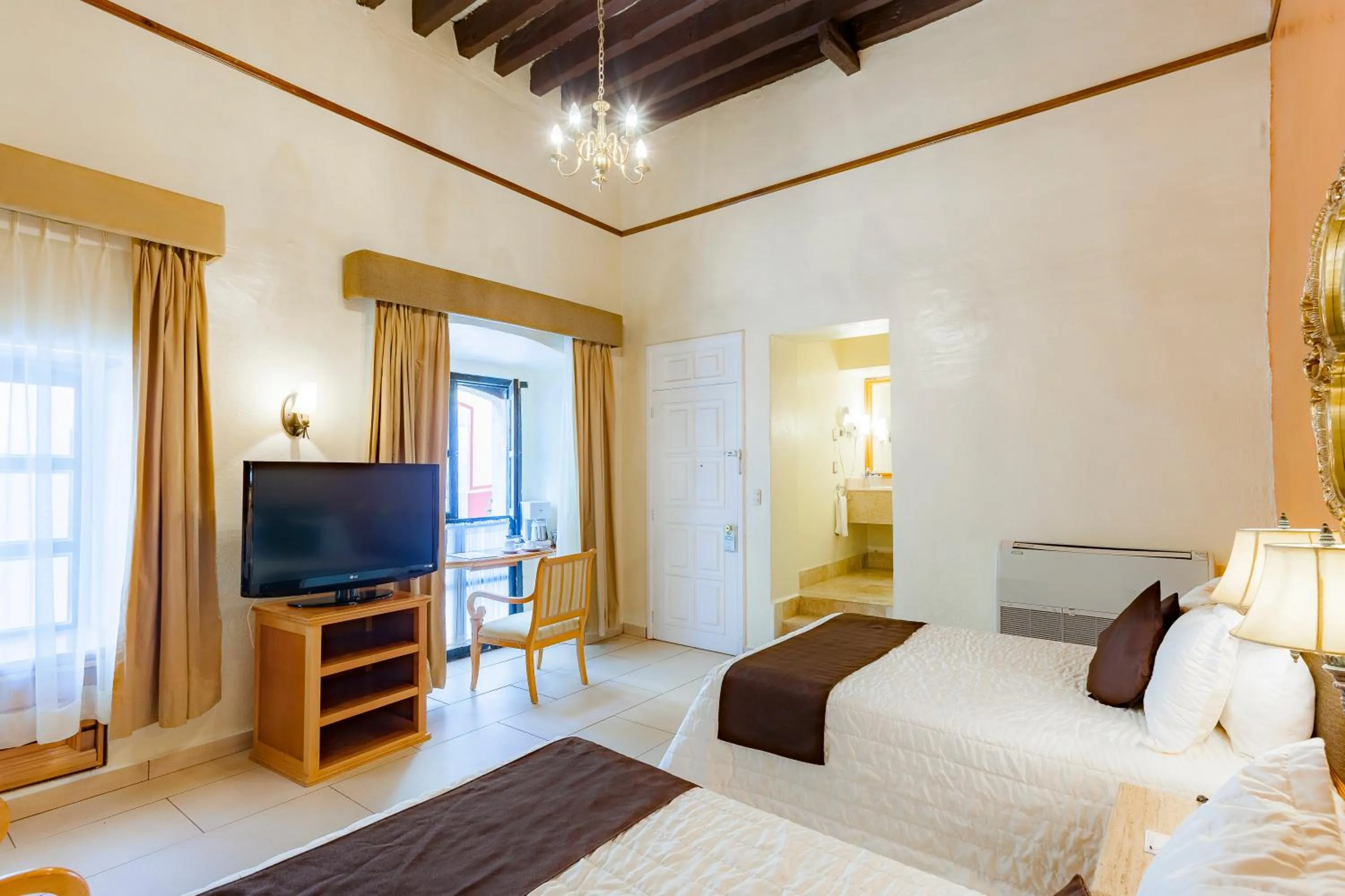 Photo of the whole room, Bed in Hotel Meson de Jobito