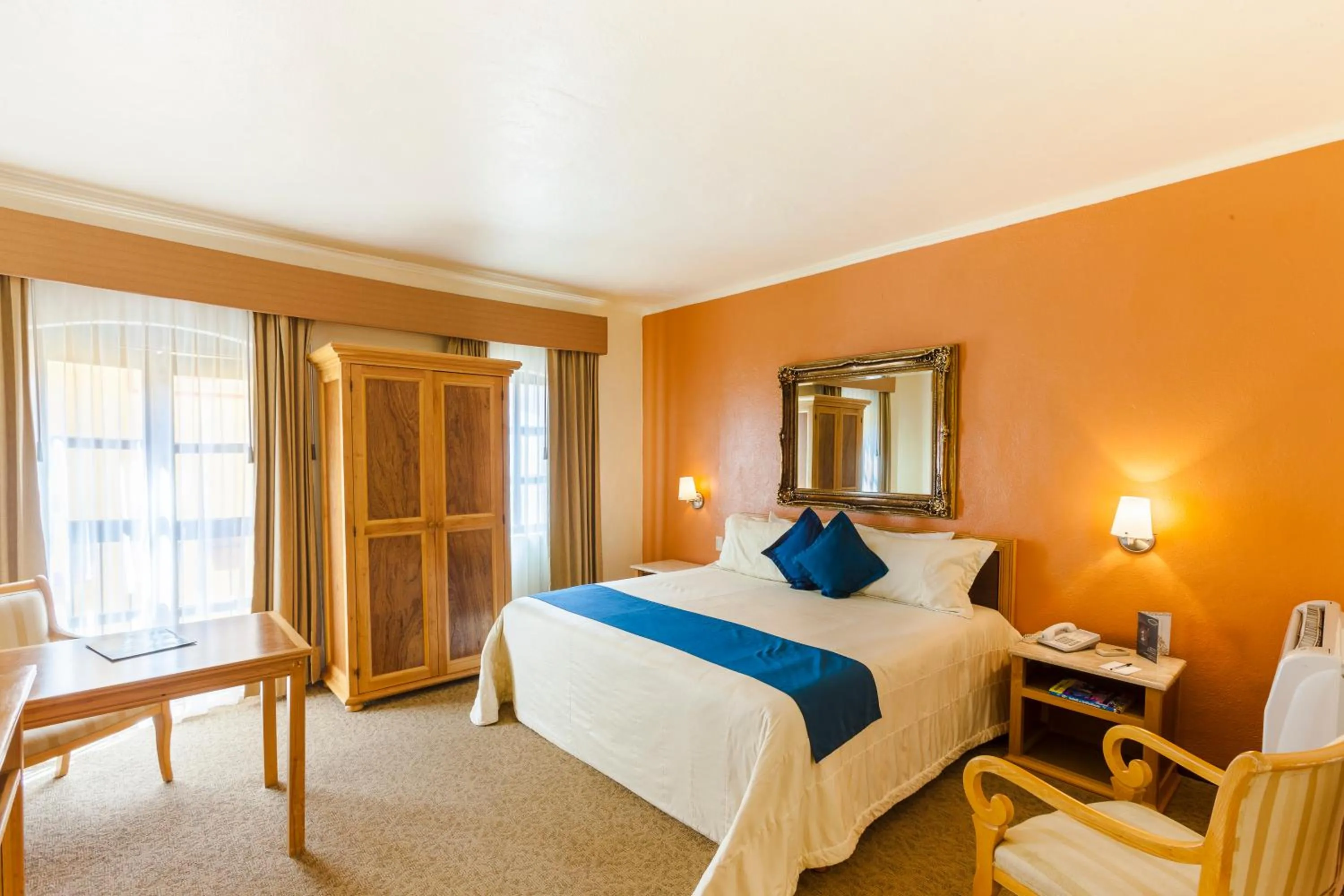 Photo of the whole room, Bed in Hotel Meson de Jobito