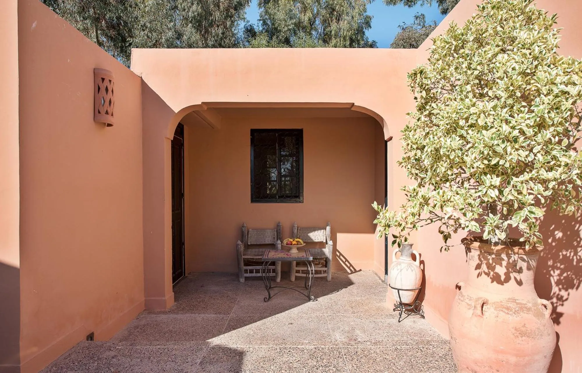 Property building in Dar Maktoub