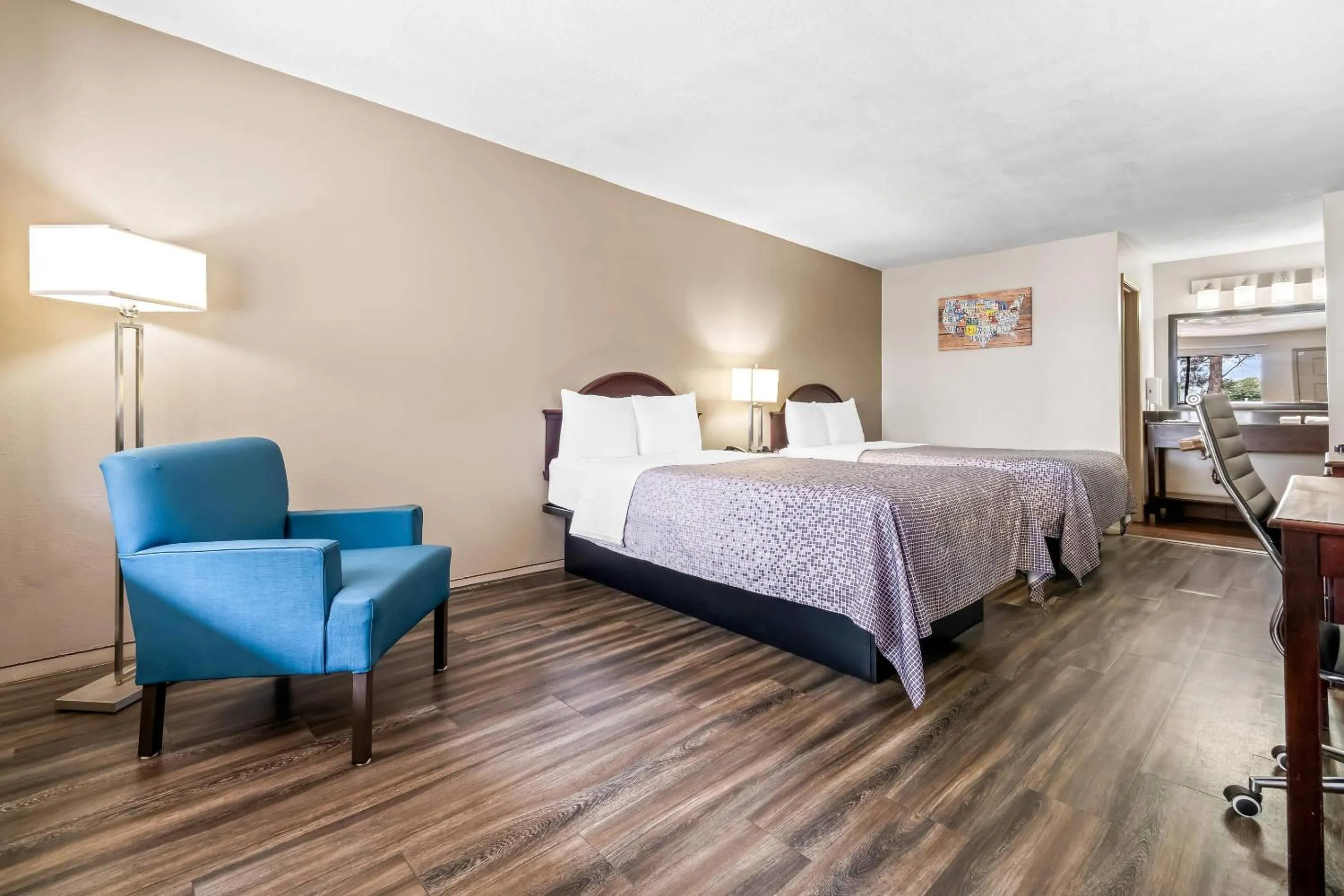 Bedroom, Bed in Econo Lodge