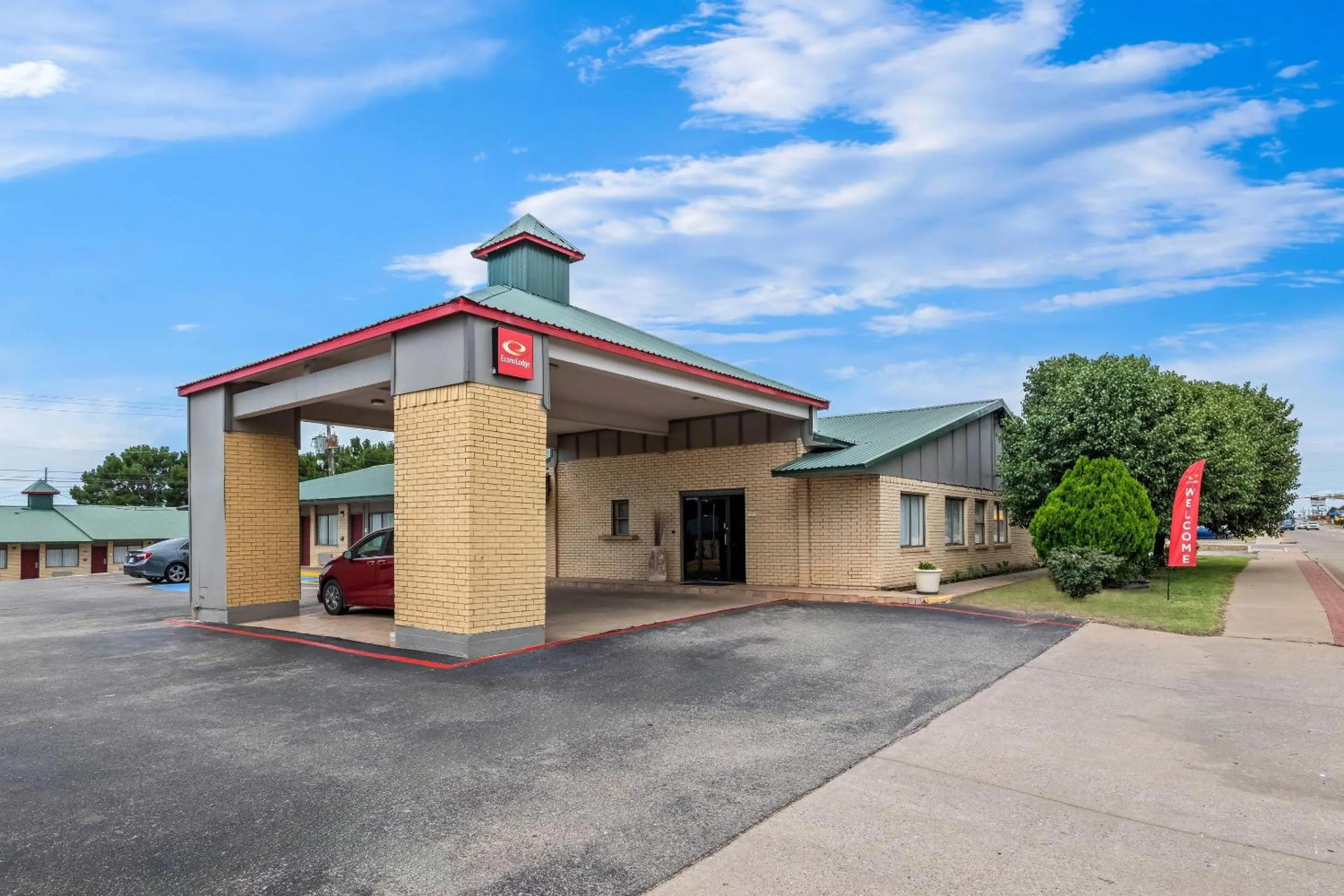 Property building in Econo Lodge