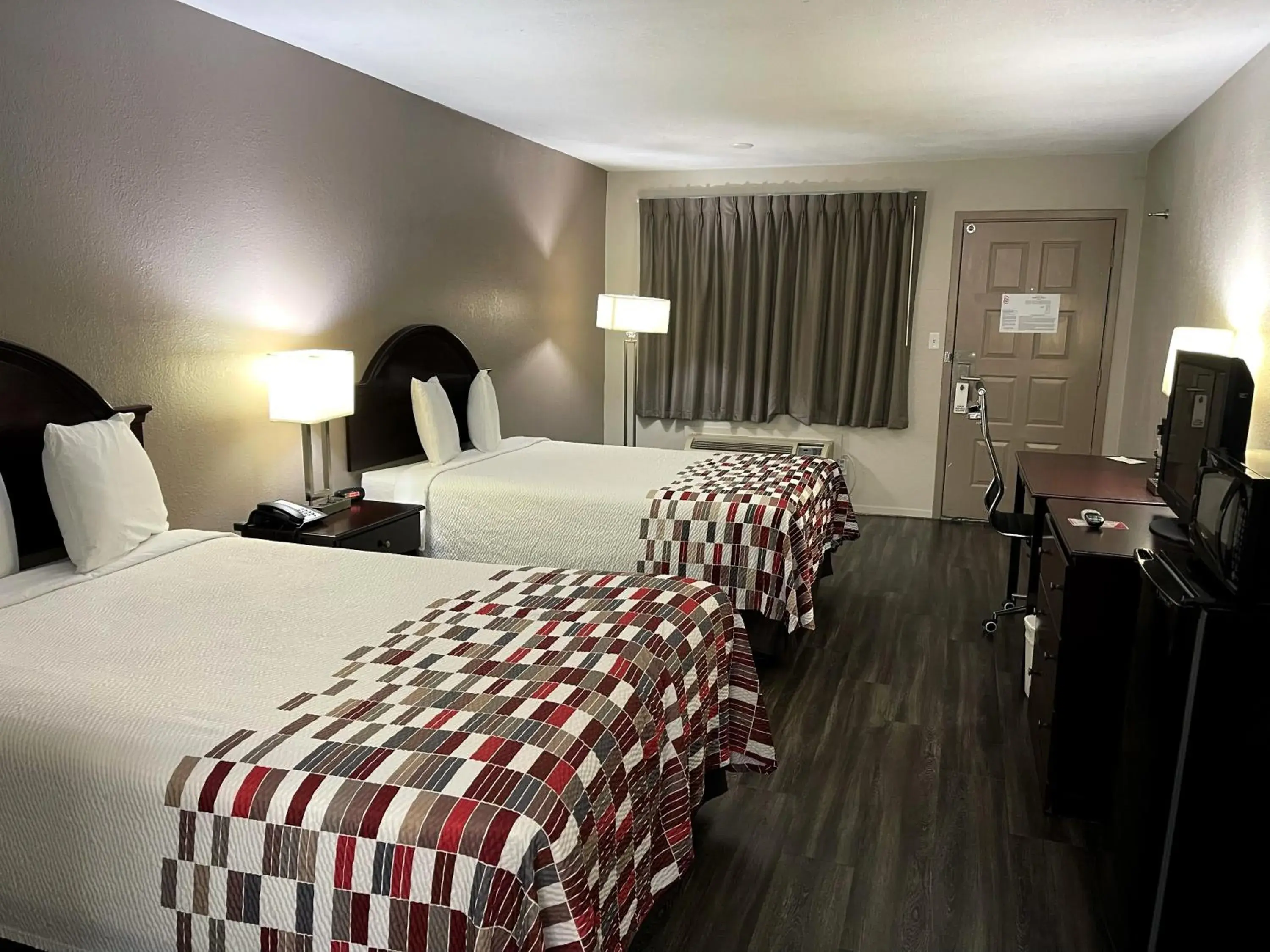 Bed in Red Roof Inn Childress Bed in Red Roof Inn Childress