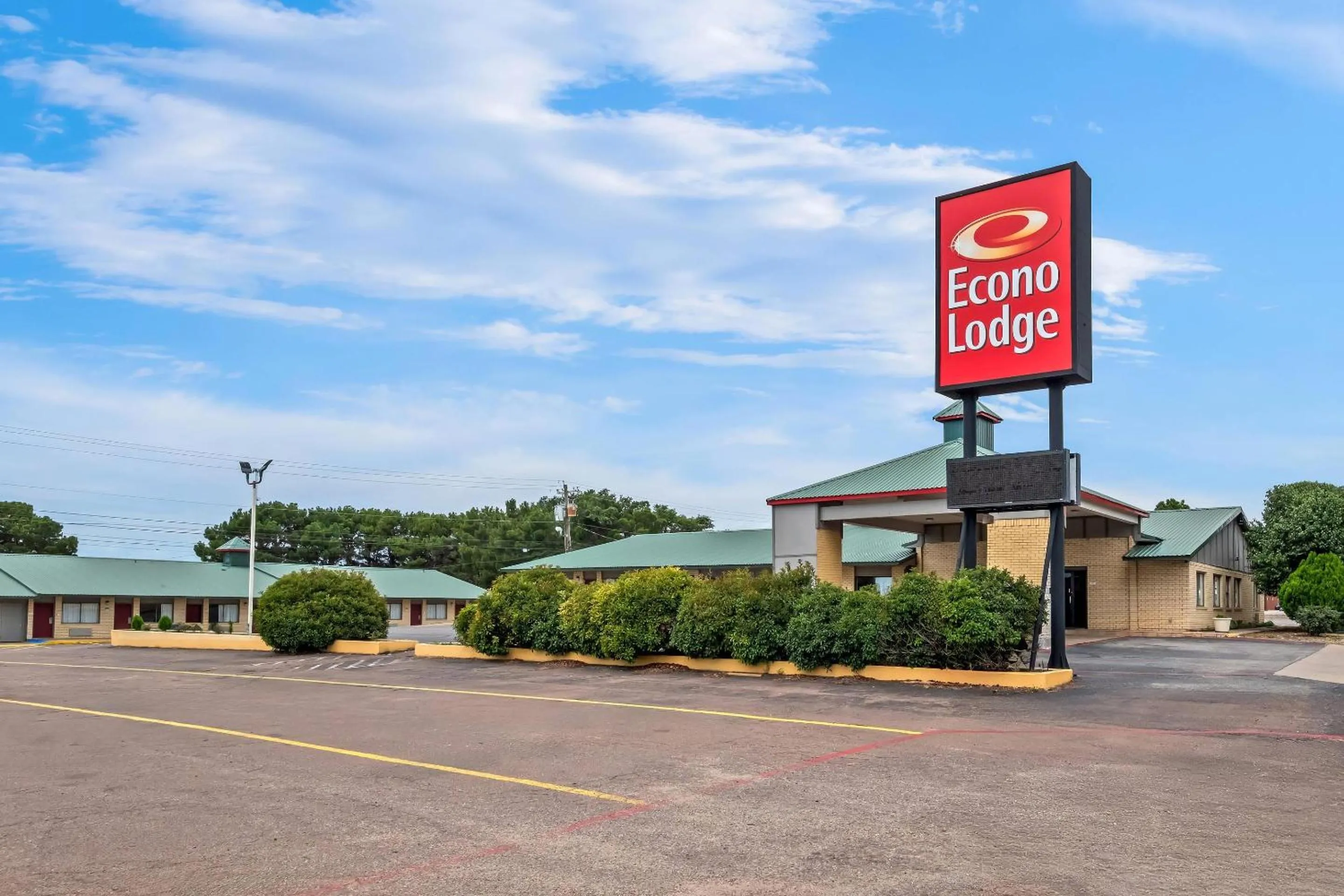 Property building in Econo Lodge