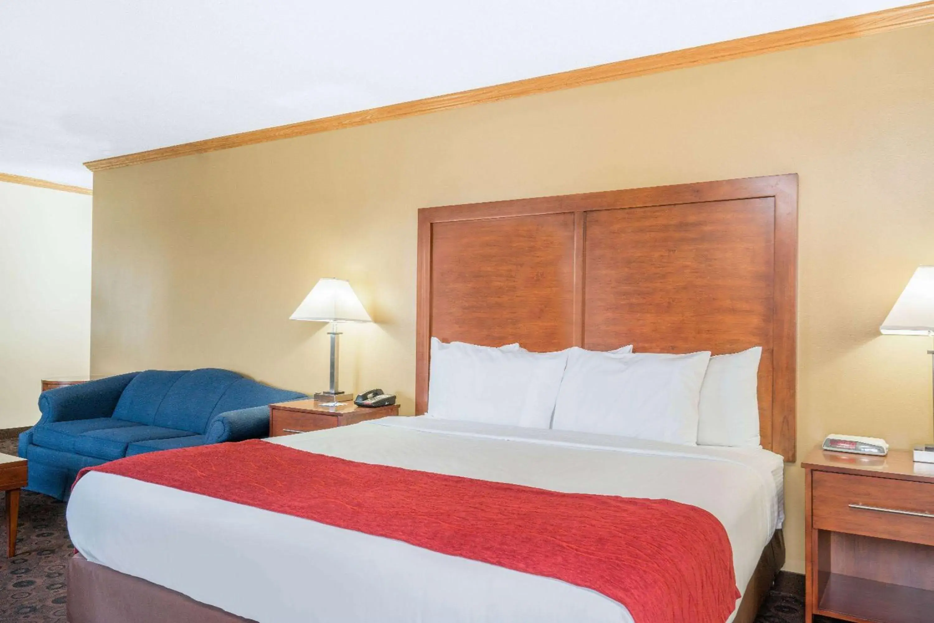 Photo of the whole room, Bed in Baymont by Wyndham Kasson Rochester Area Photo of the whole room, Bed in Baymont by Wyndham Kasson Rochester Area