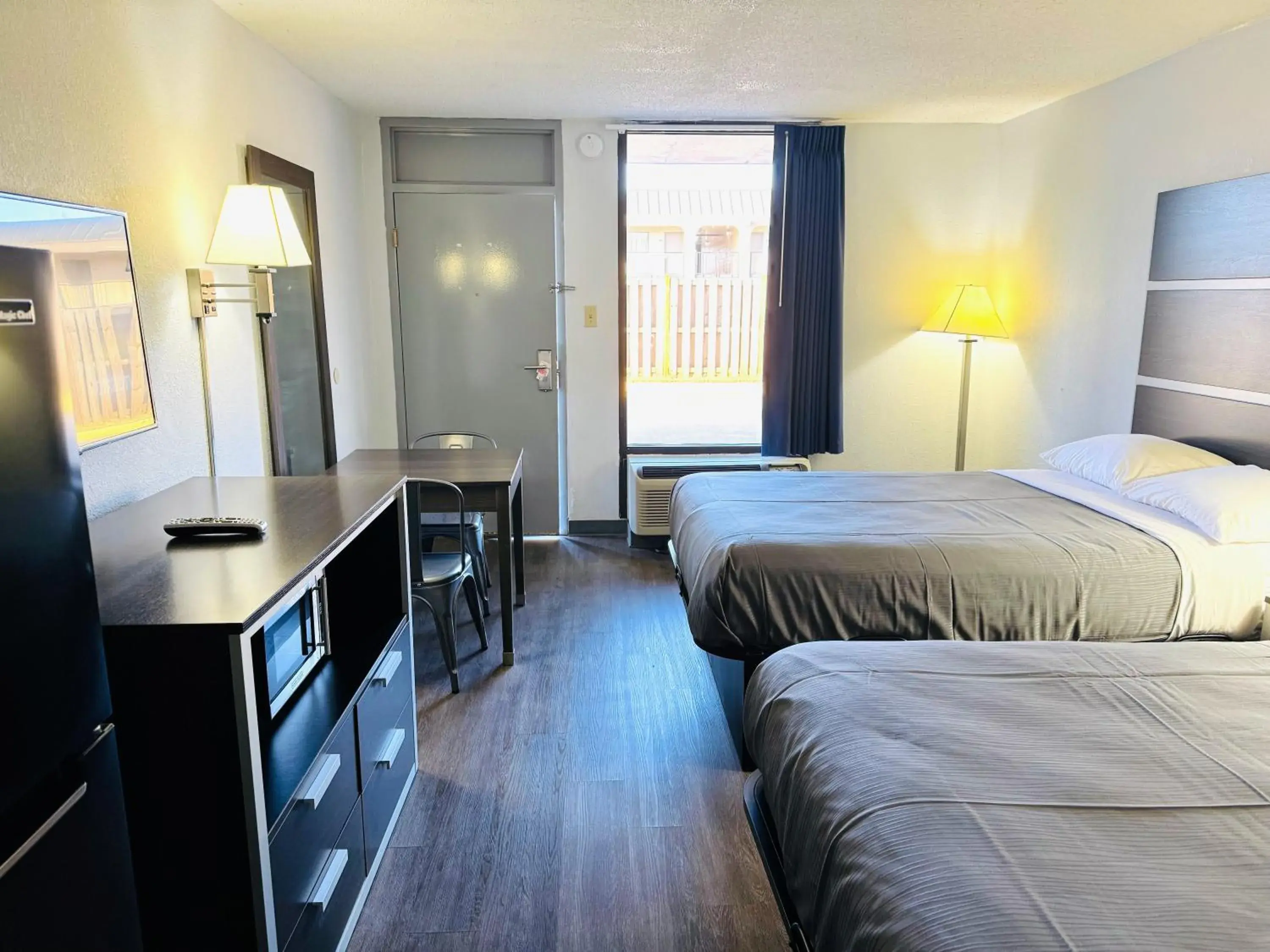 Photo of the whole room, Bed in Newnan Nook Photo of the whole room, Bed in Newnan Nook