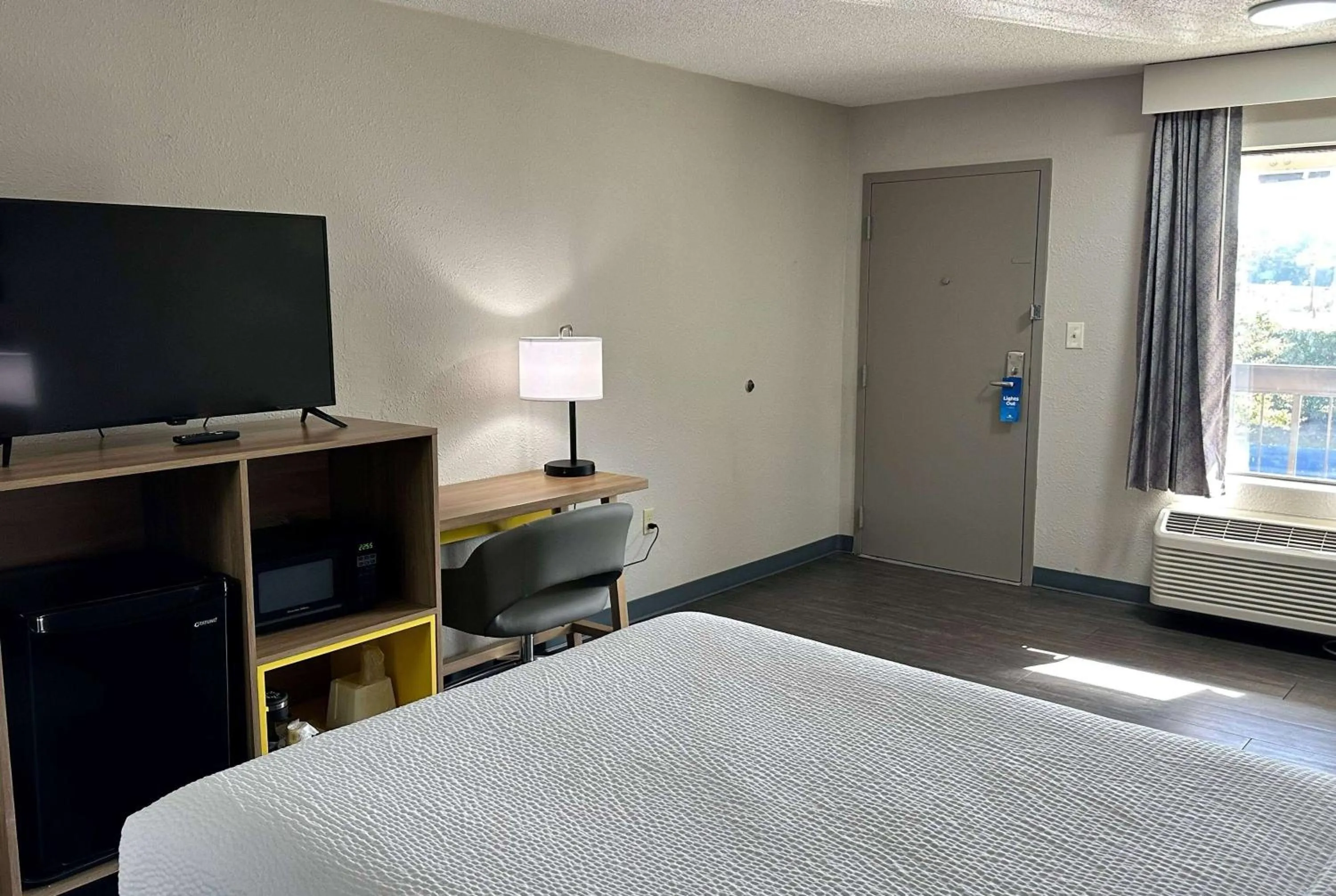 Photo of the whole room, Bed in Days Inn by Wyndham Columbia NE Fort Jackson