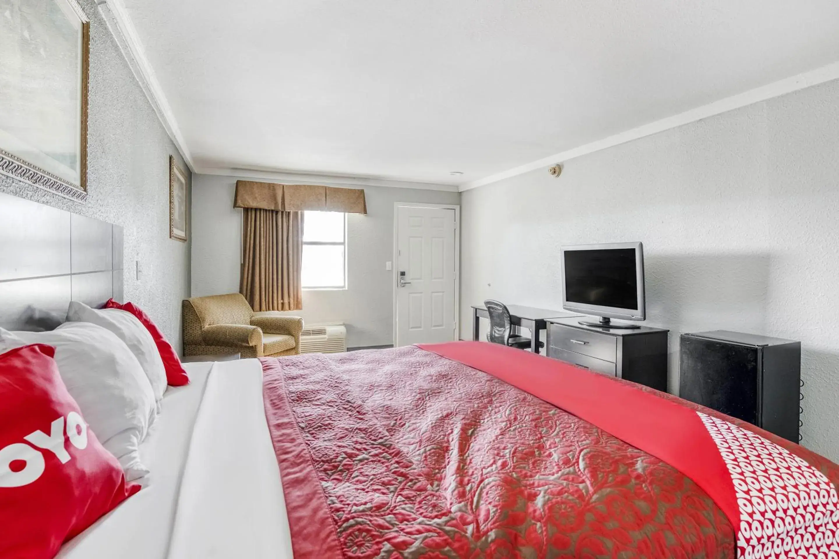 Bedroom in OYO Hotel Pineville LA Hwy 165 Bedroom in OYO Hotel Pineville LA Hwy 165