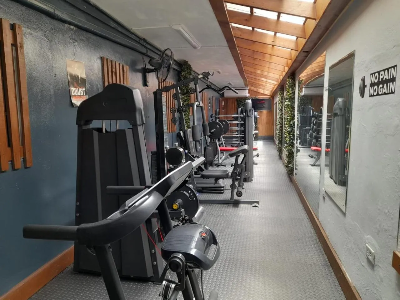 Fitness centre/facilities in Christar Villas Hotel