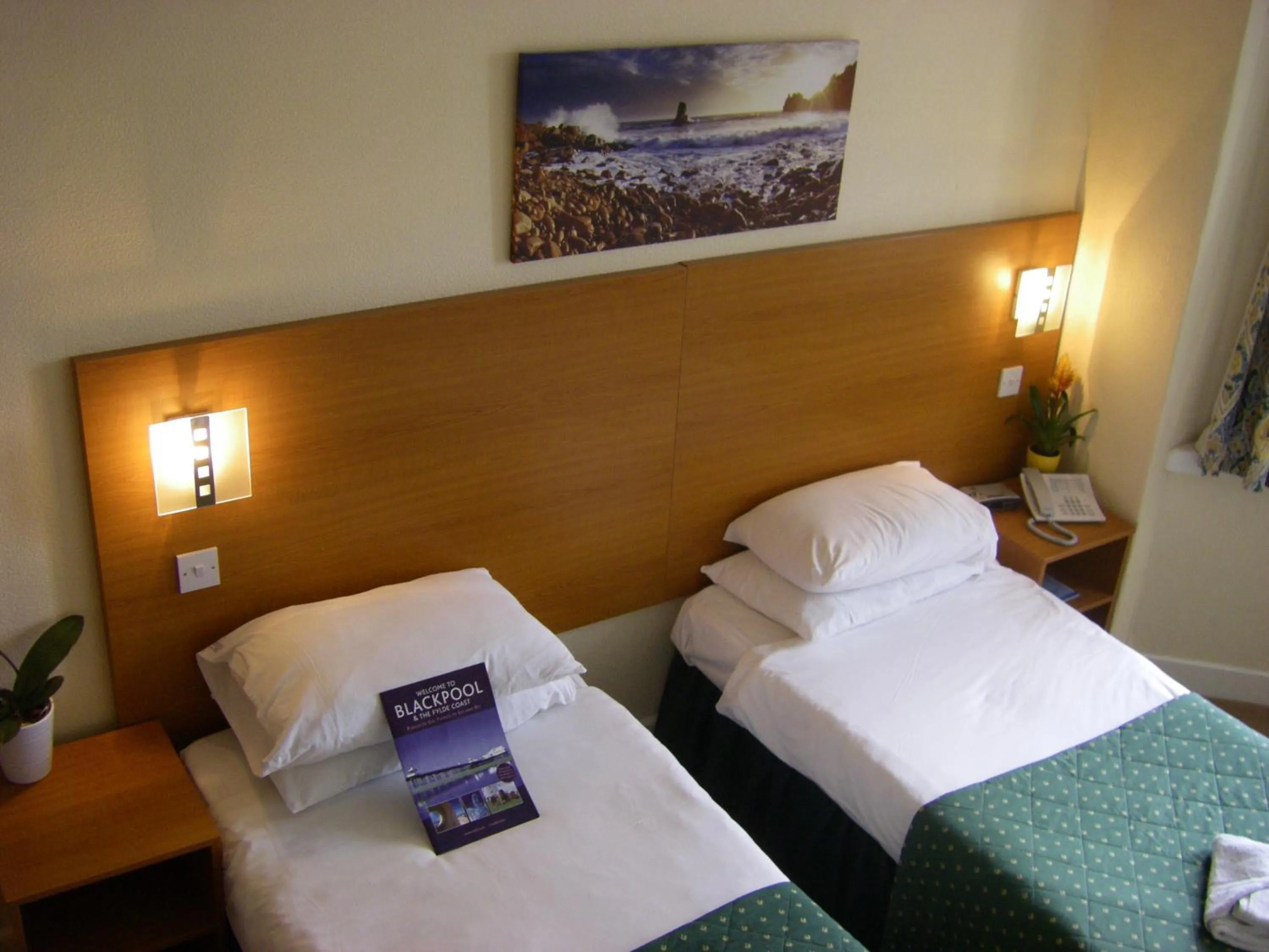 Bed in The Waldorf - Near Pleasure Beach & Sandcastle