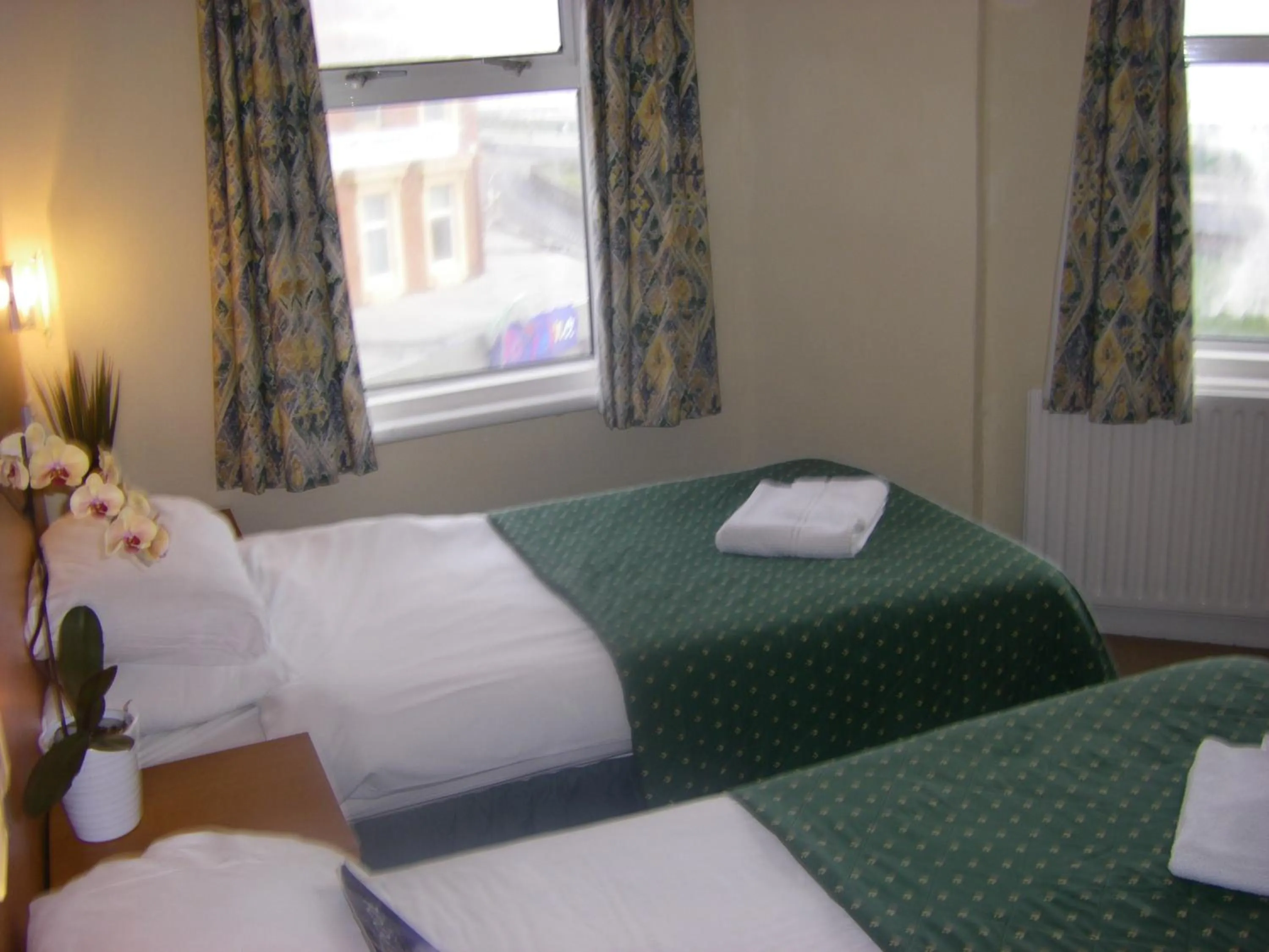 Bed in The Waldorf - Near Pleasure Beach & Sandcastle
