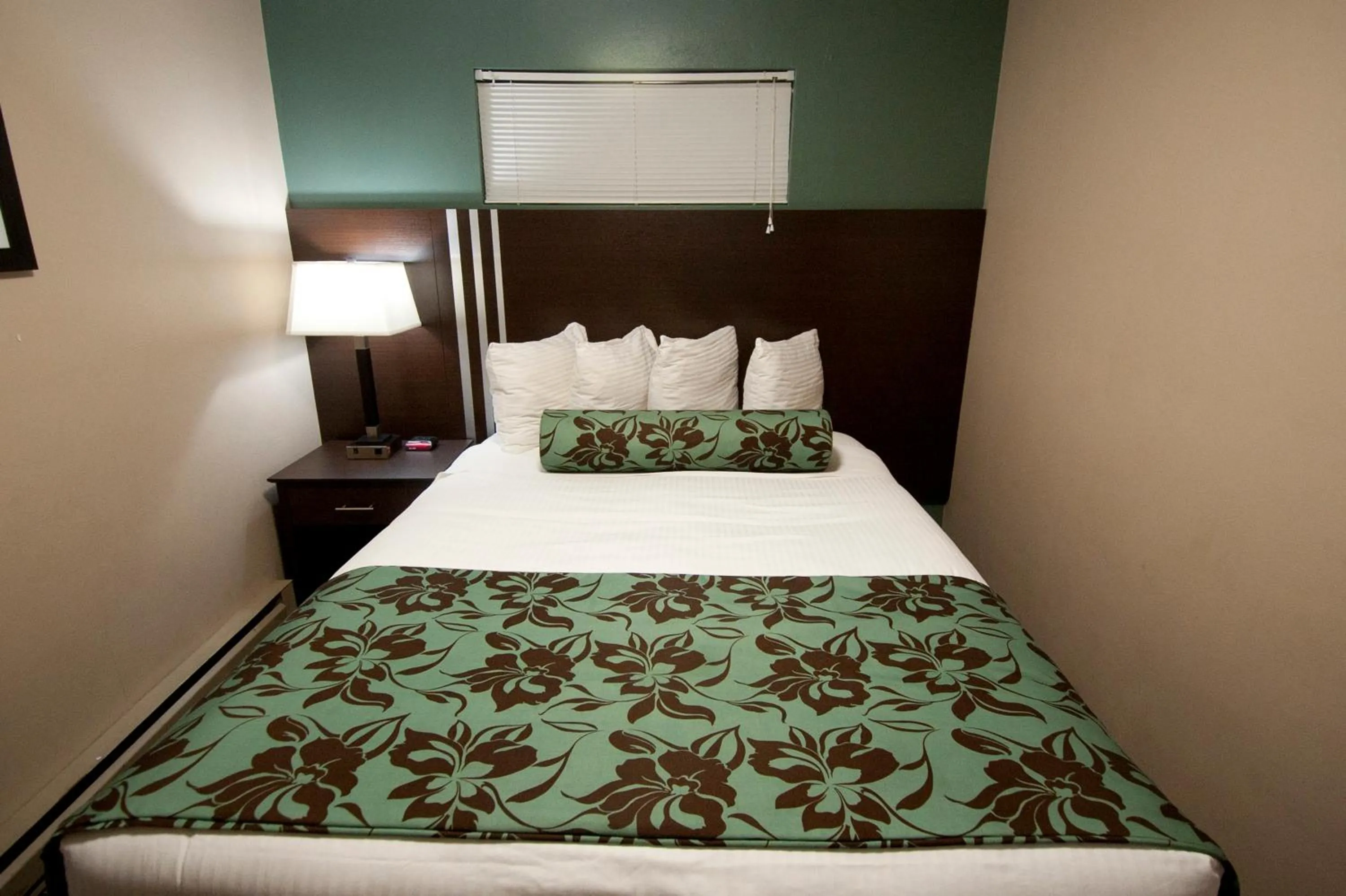 Bed in Flagship Inn of Ashland