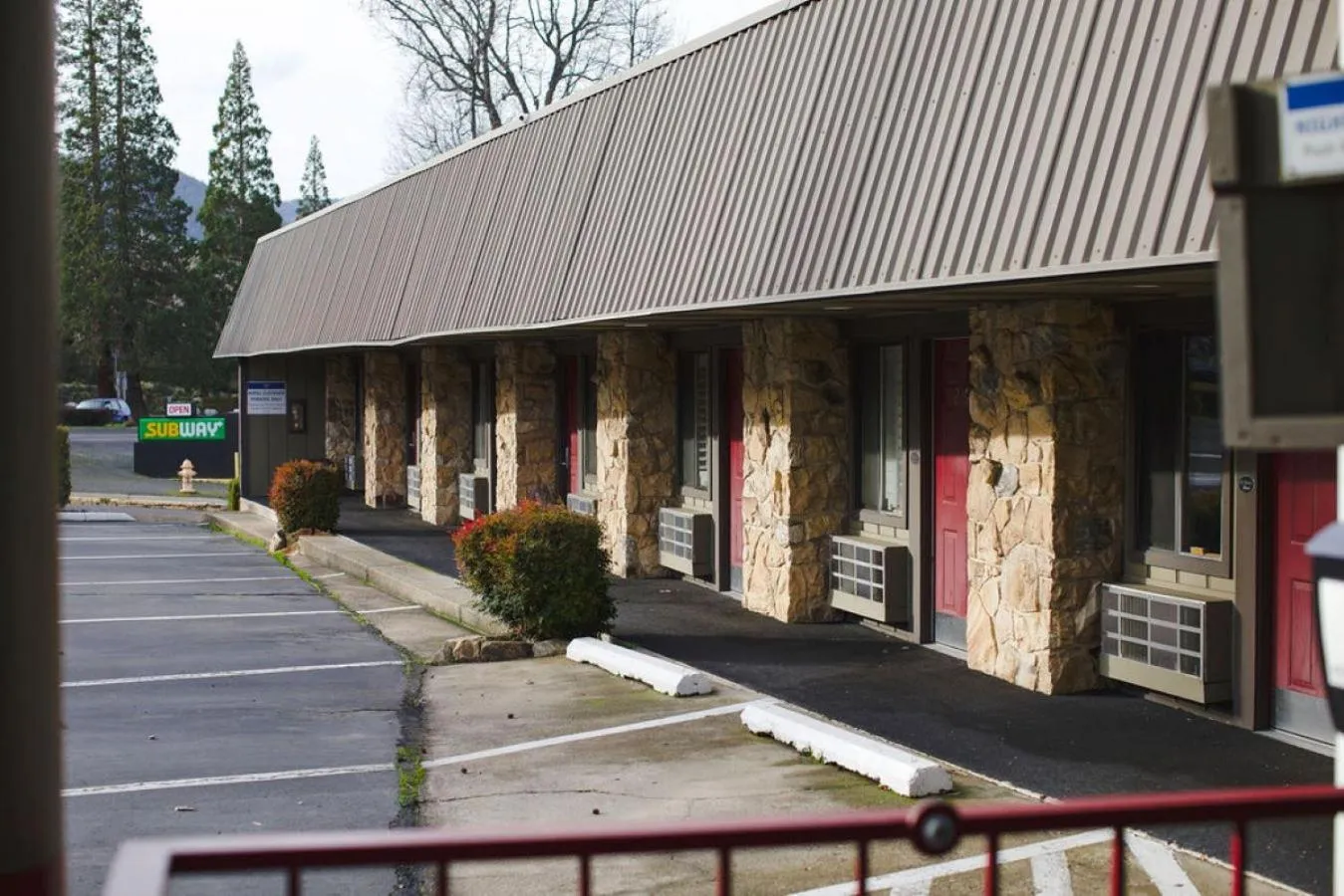 Property building in Flagship Inn of Ashland