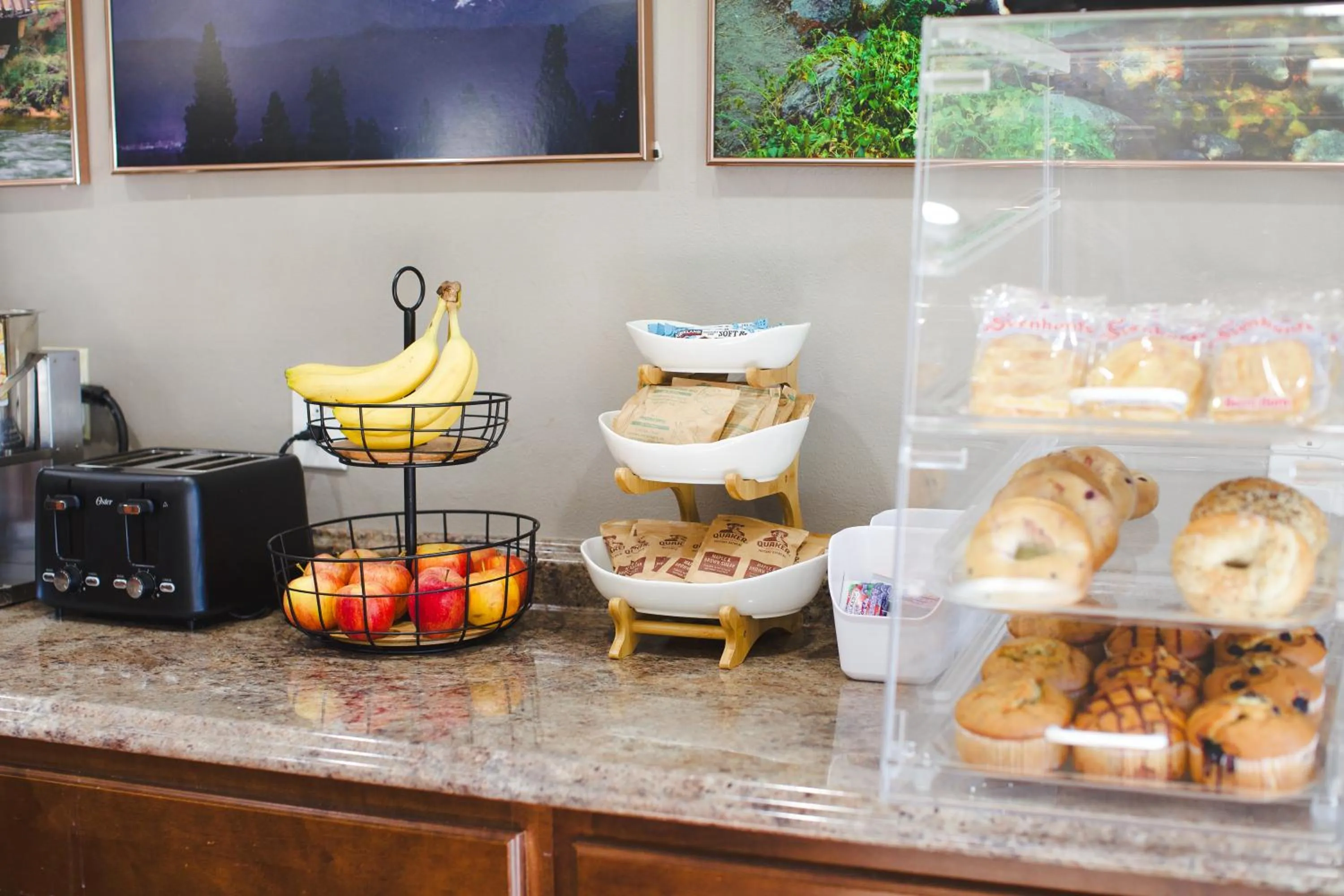 Continental breakfast in Flagship Inn of Ashland