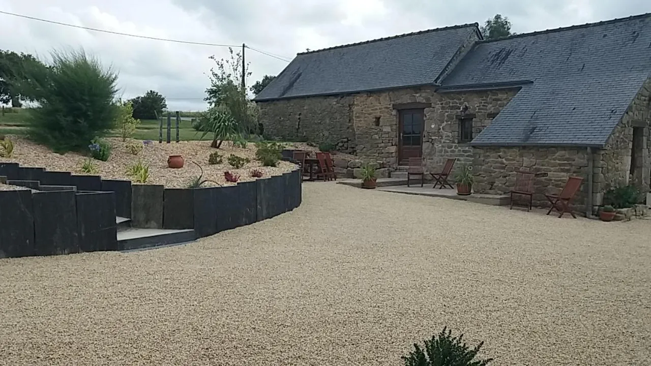 Garden in Chambres d'Hôtes La Rompardais