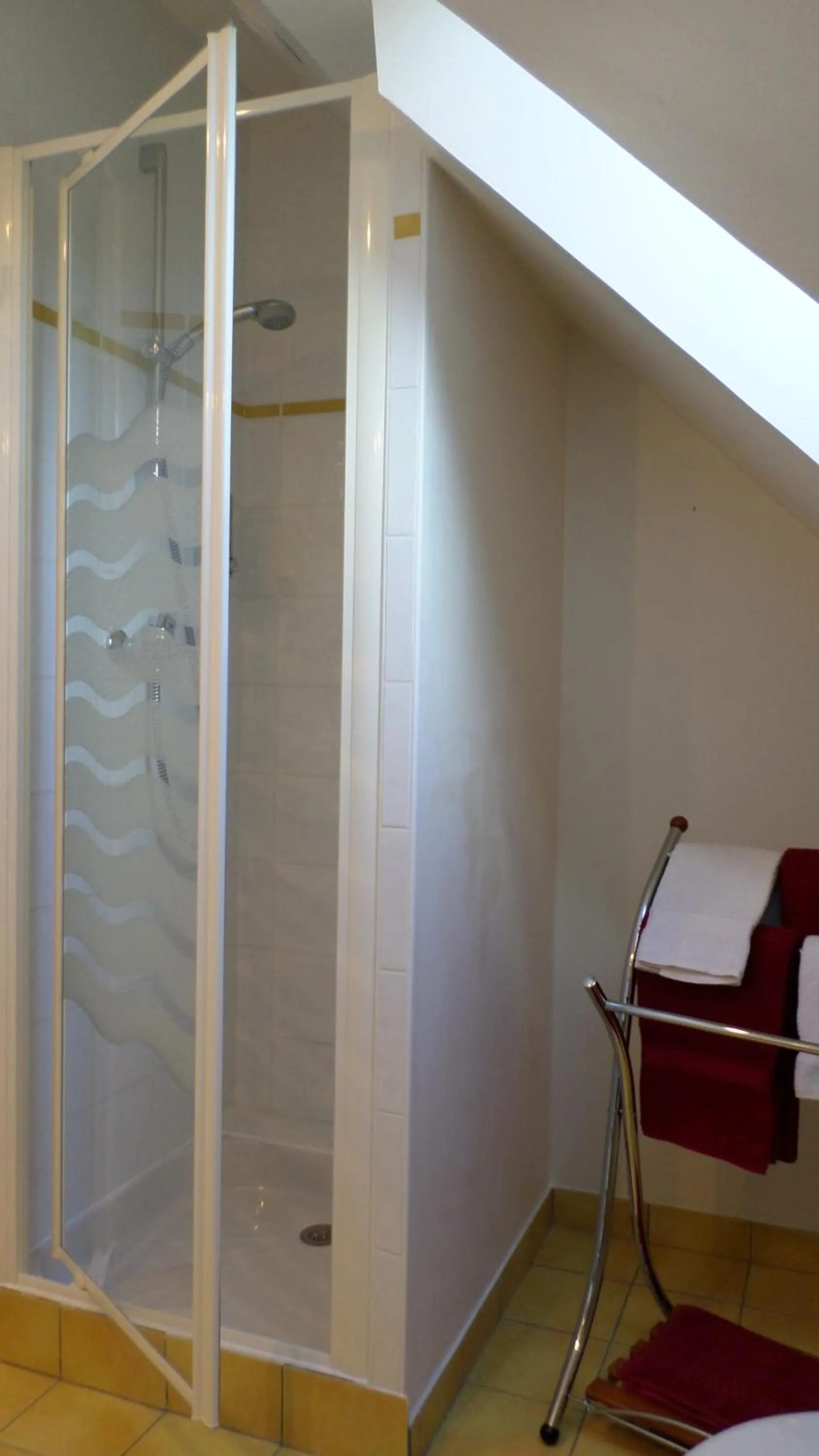 Shower in Chambres d'Hôtes La Rompardais