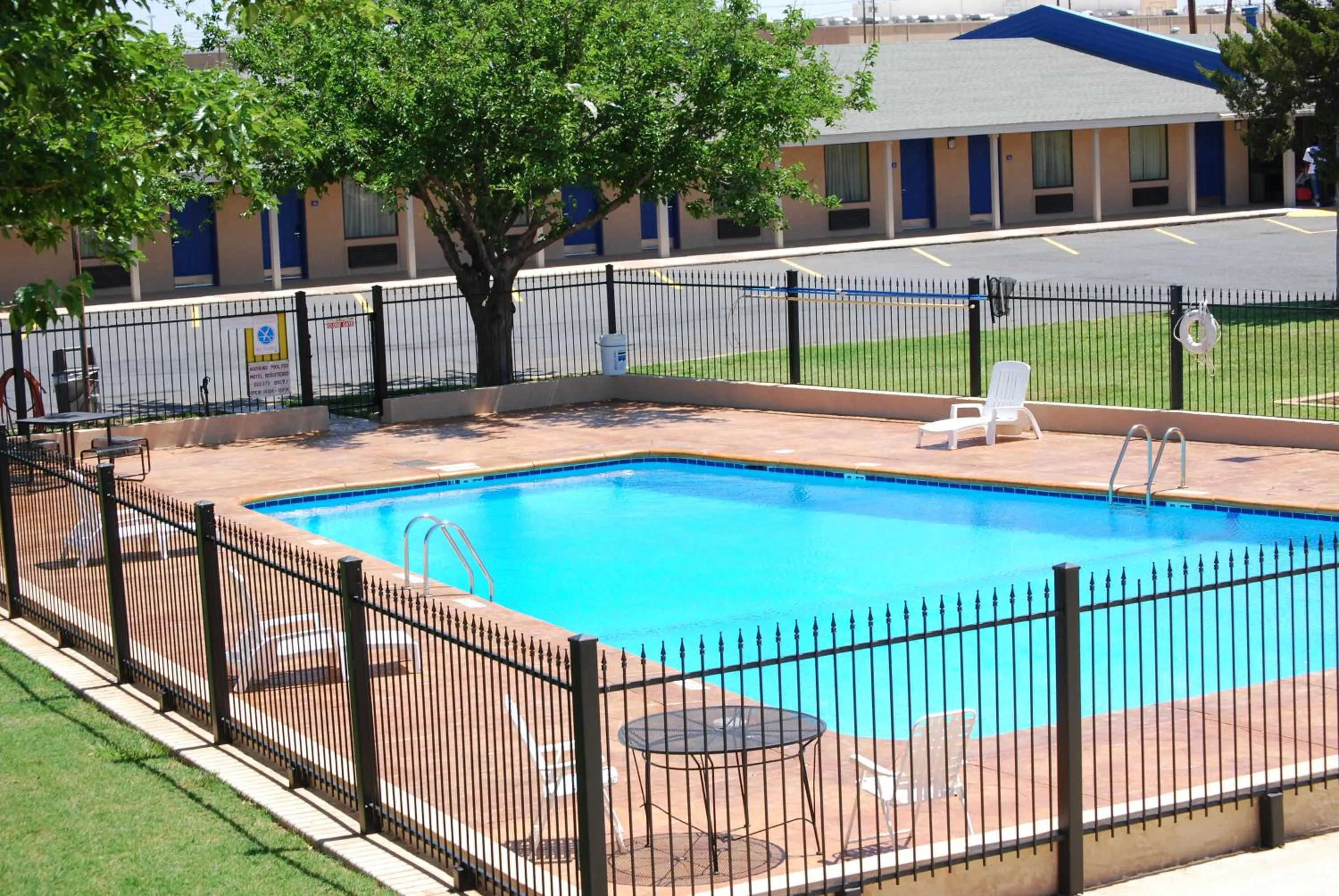 Swimming pool in Americas Best Value Inn Lubbock East
