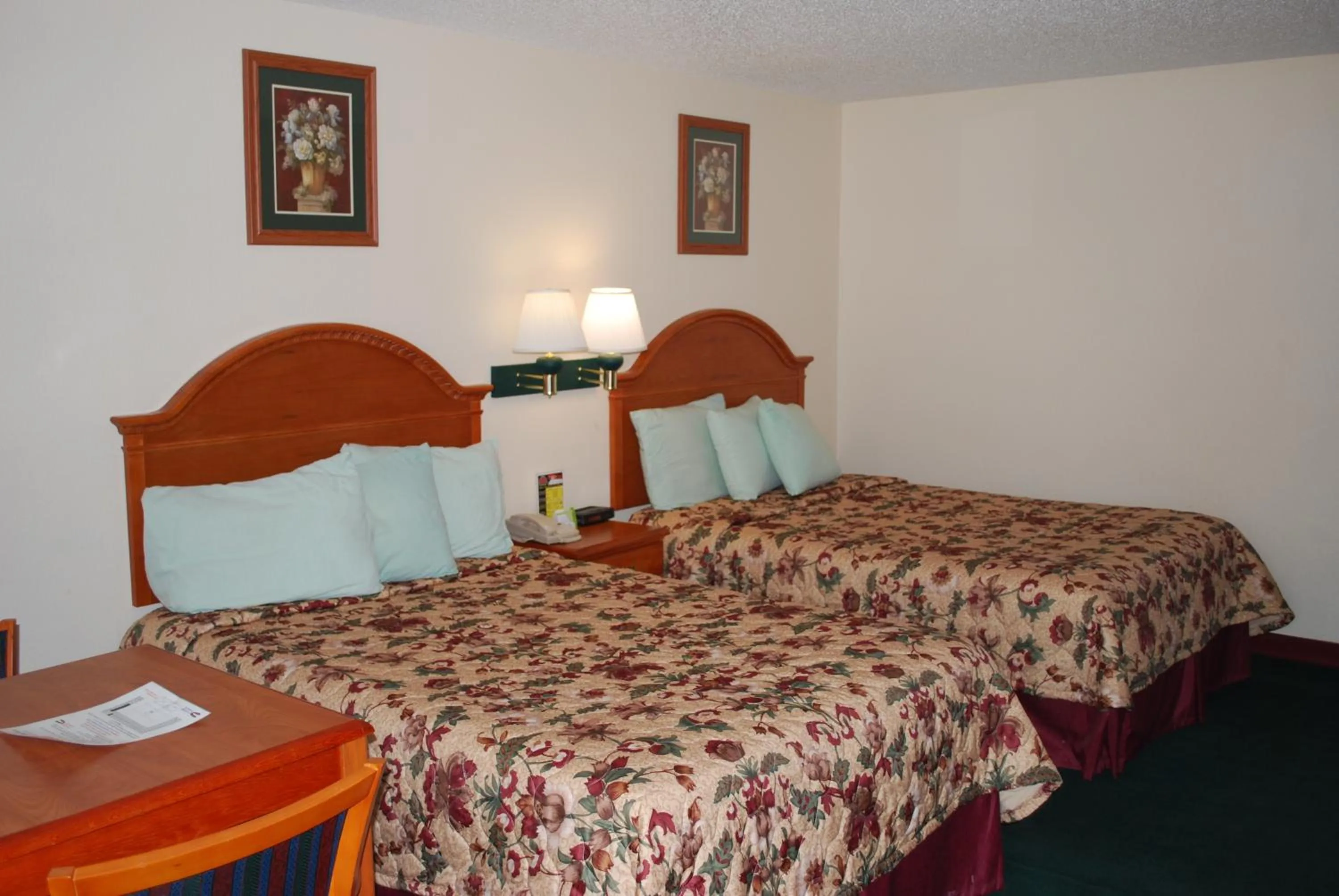 Bed in Americas Best Value Inn Lubbock East